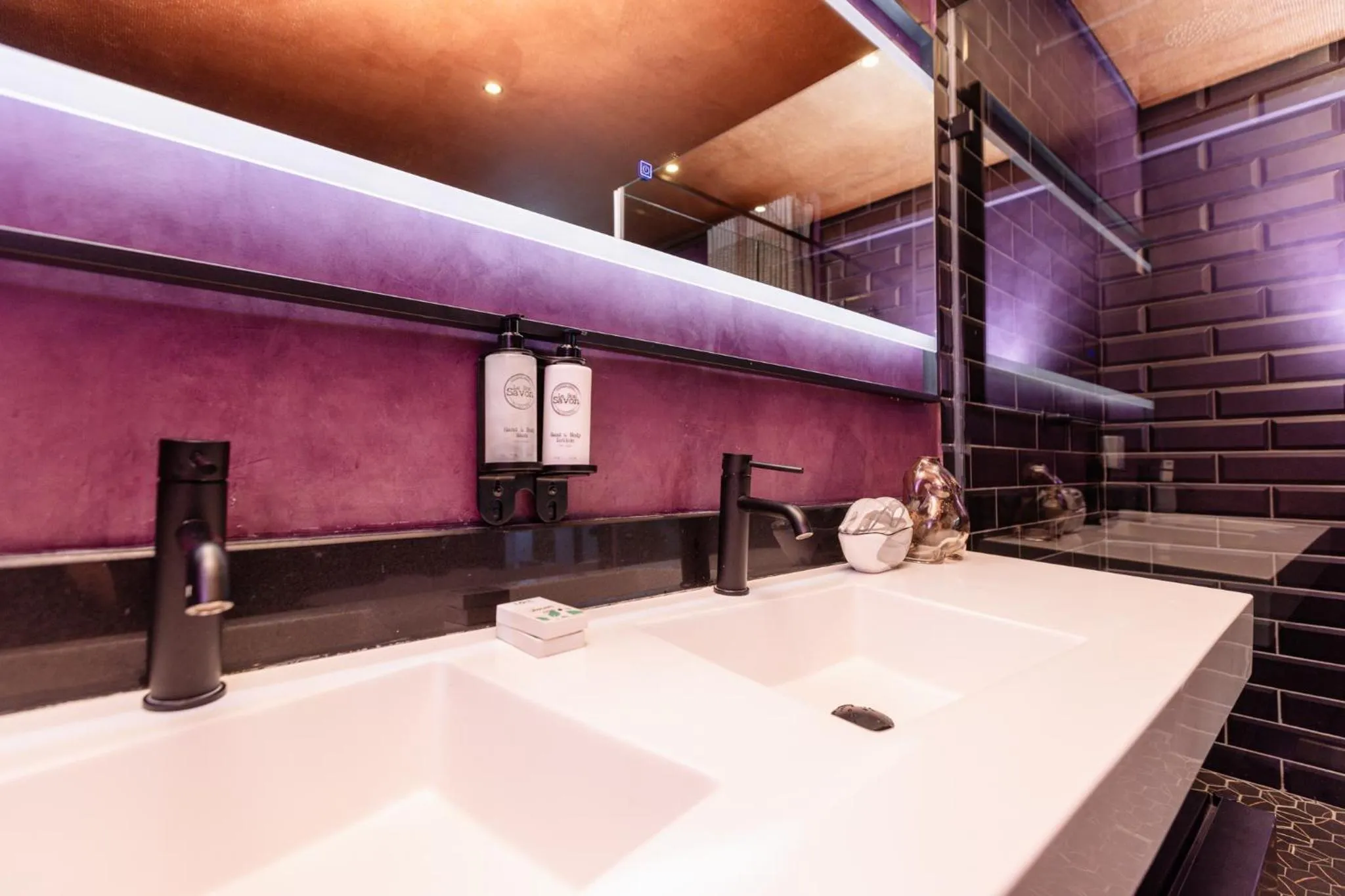 Bathroom in MINT Hotel 84 on Katherine