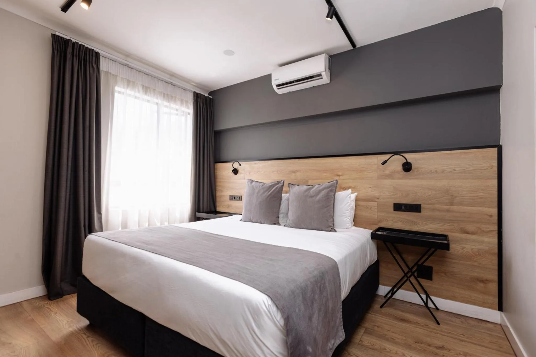 Bedroom, Bed in MINT Hotel 84 on Katherine