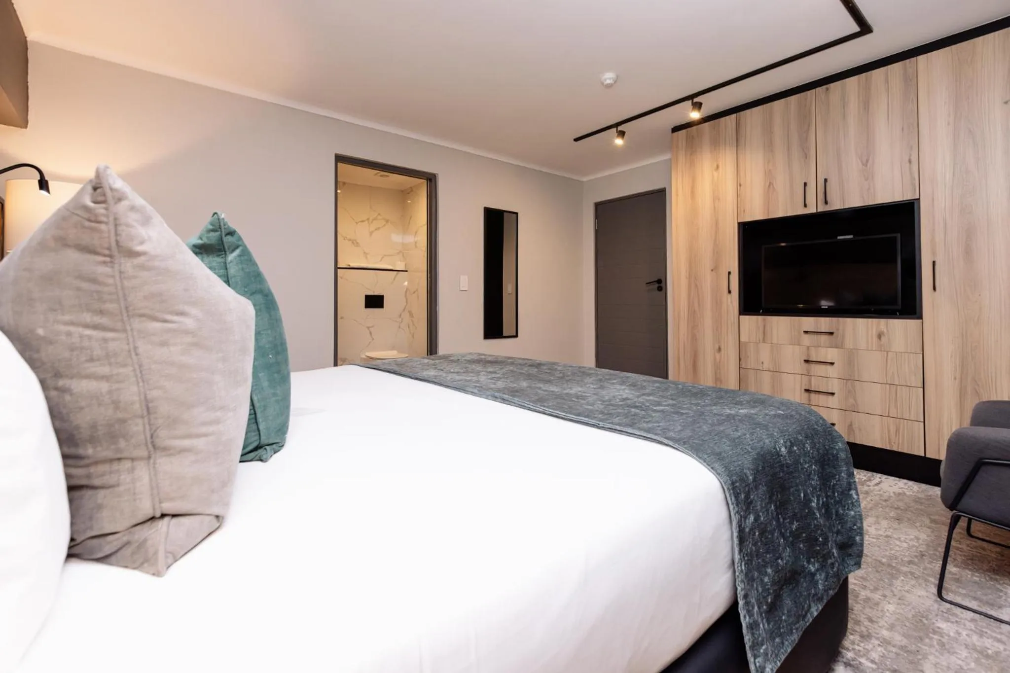 Bed in MINT Hotel 84 on Katherine