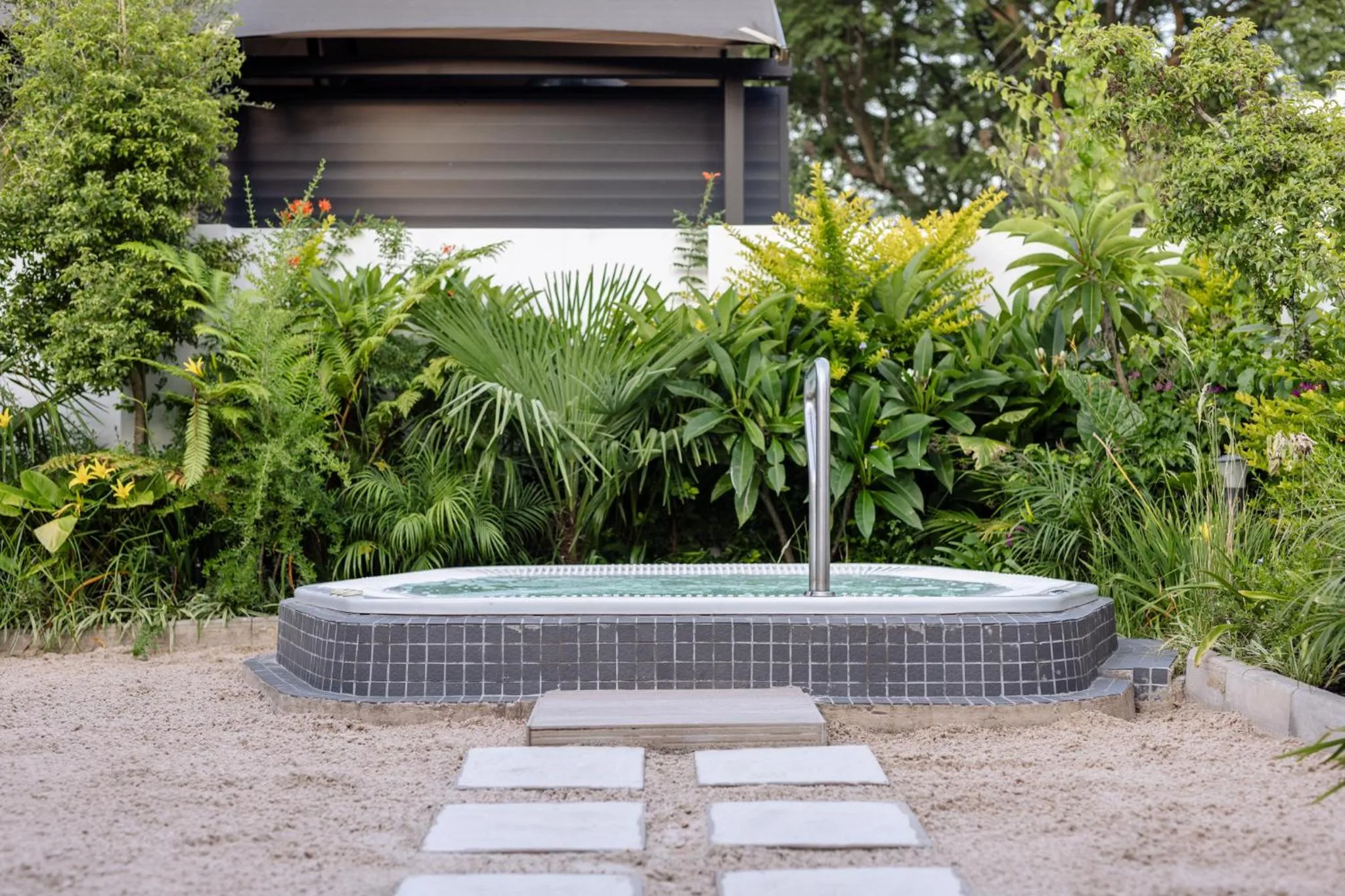 Hot Tub in MINT Hotel 84 on Katherine