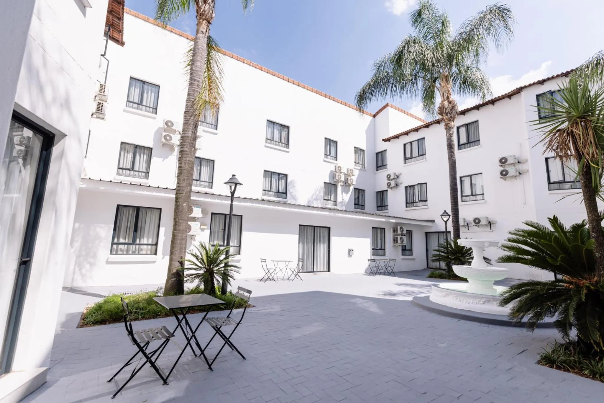 Patio in MINT Hotel 84 on Katherine