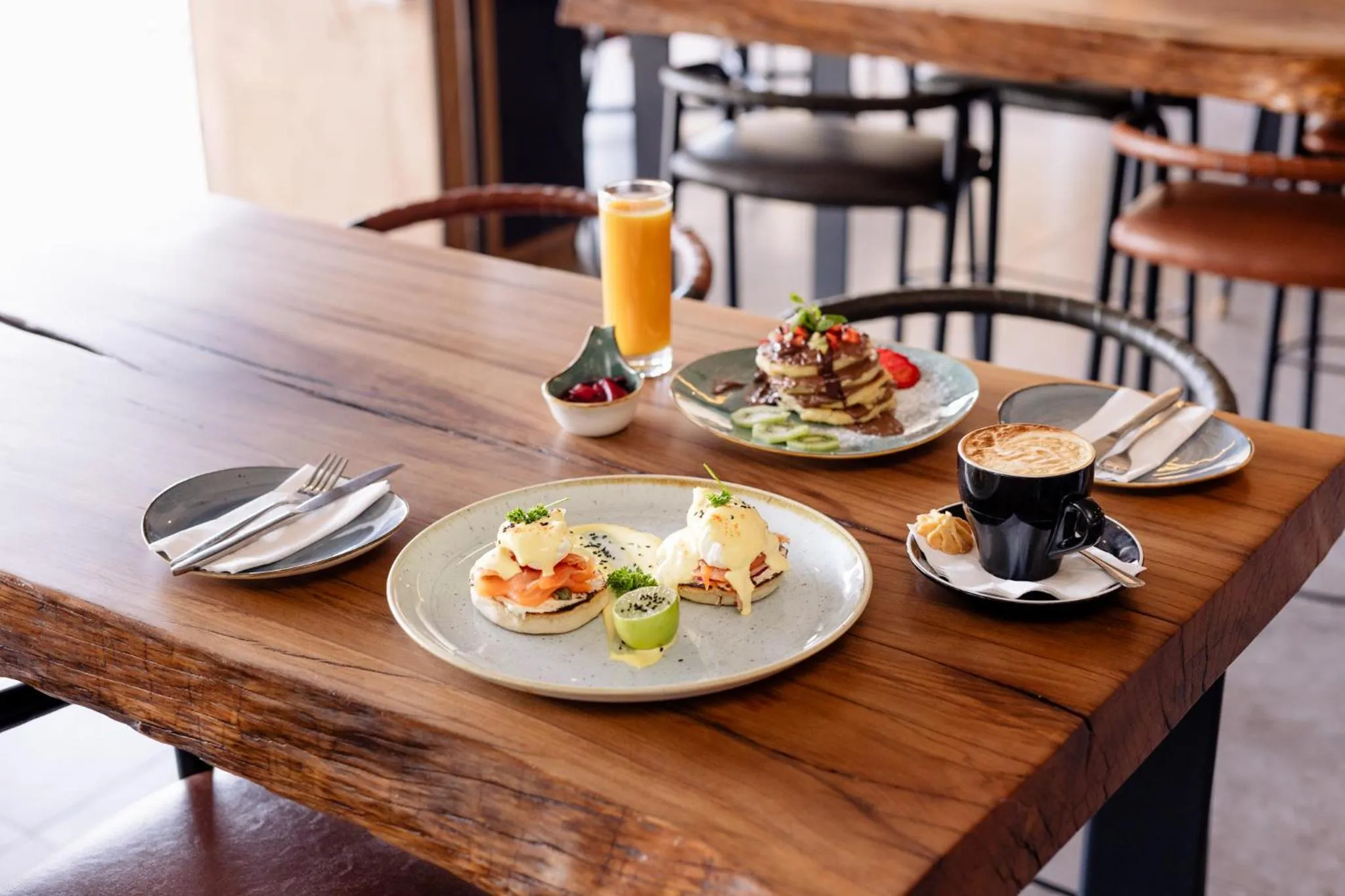 Restaurant/places to eat in MINT Hotel 84 on Katherine