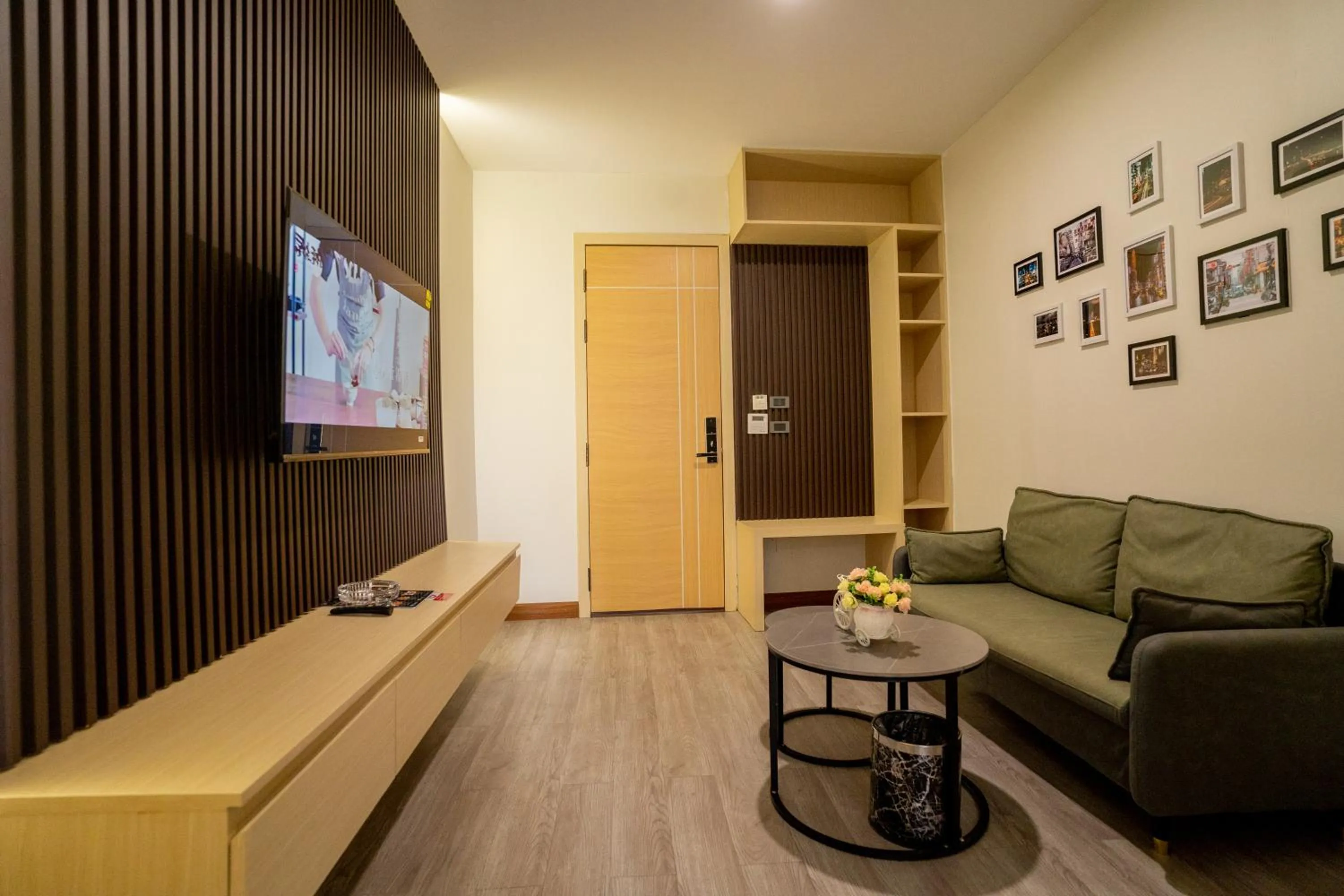 Communal lounge/ TV room in Hak Heng Hotel