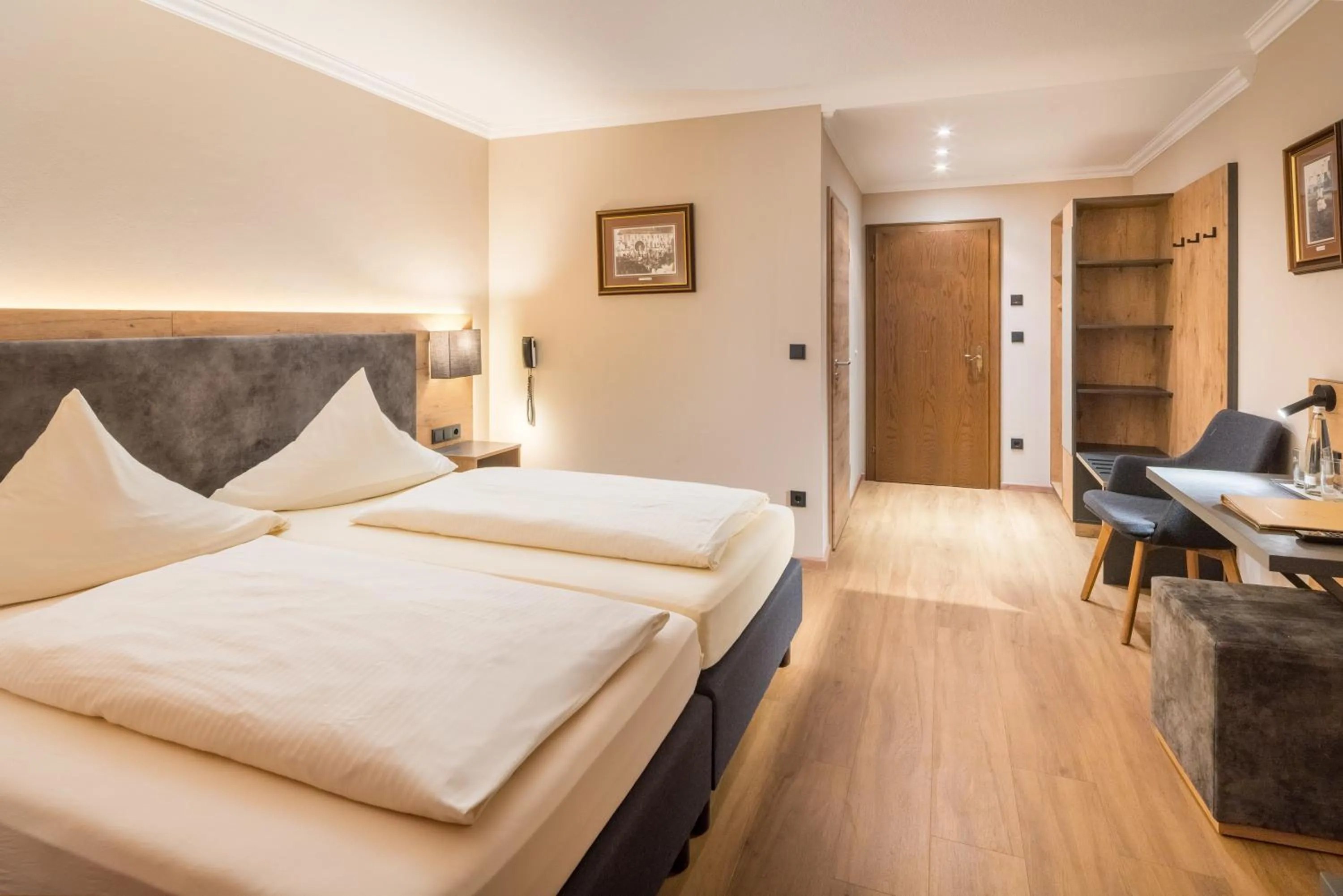 Photo of the whole room, Bed in Hotel-Gasthof Huber