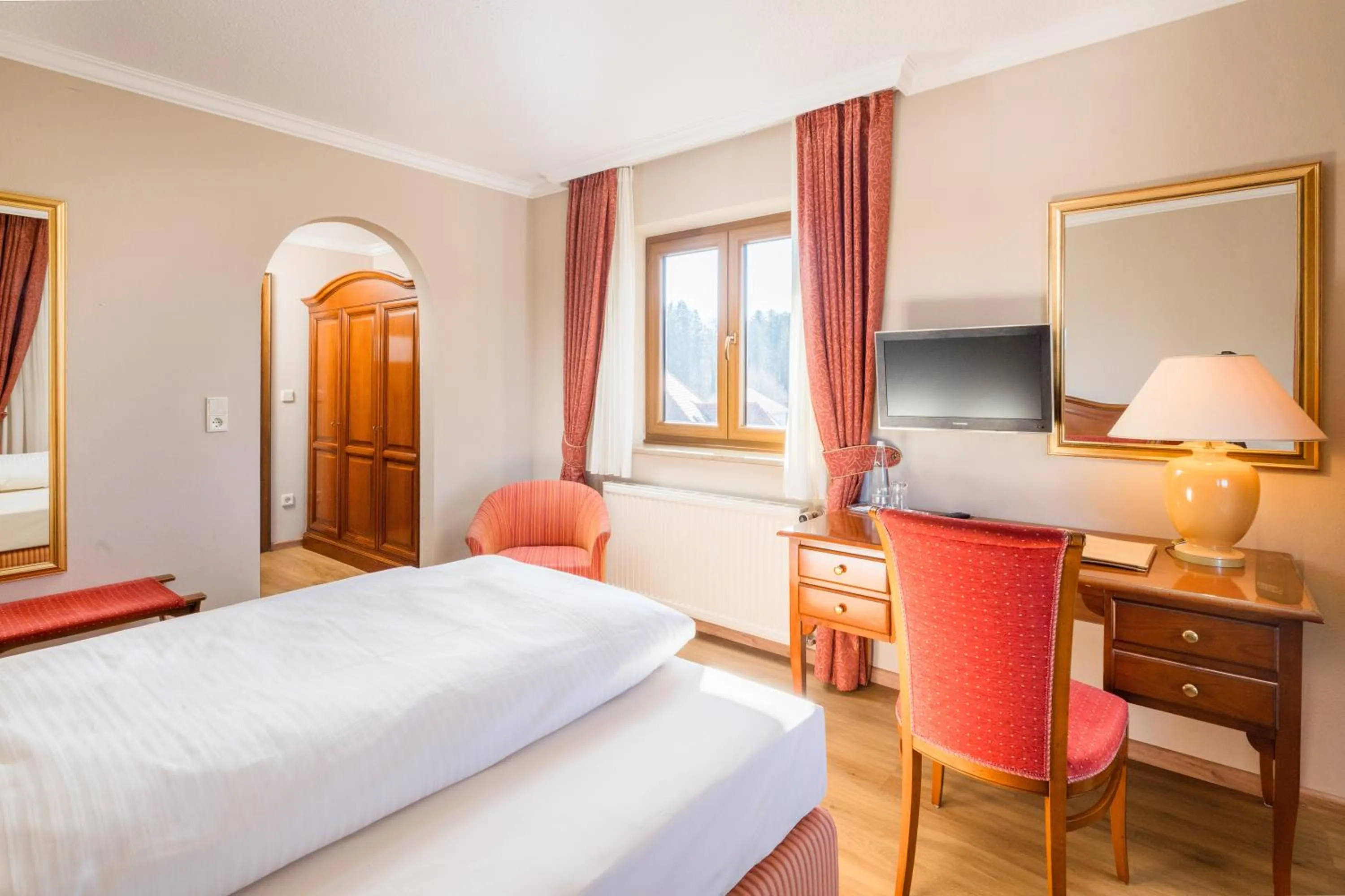 Photo of the whole room, Bed in Hotel-Gasthof Huber