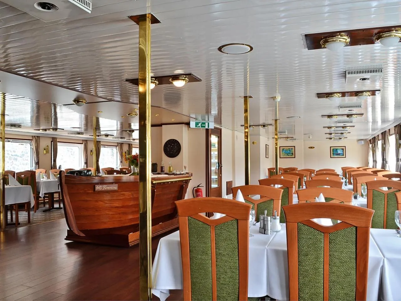 Restaurant/places to eat in Florentina boat