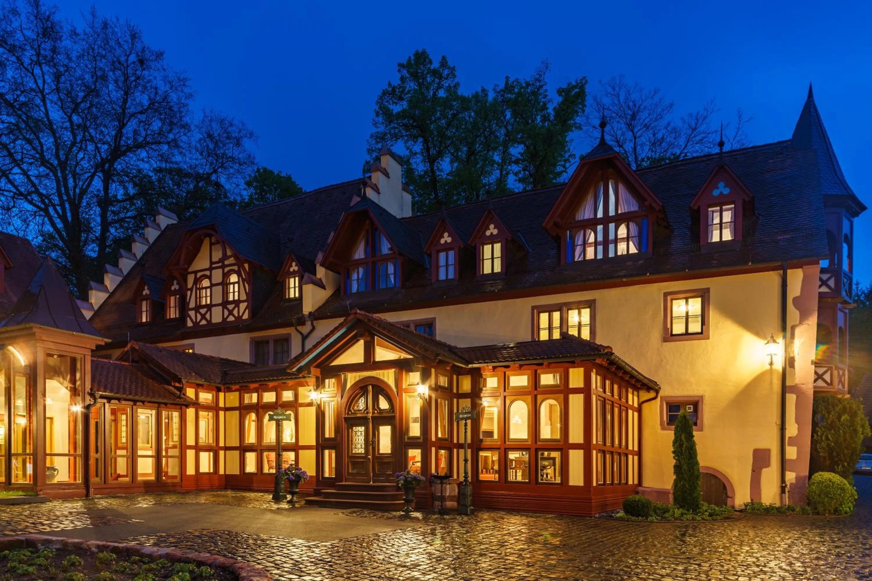 Facade/entrance in Schlosshotel Weyberhöfe