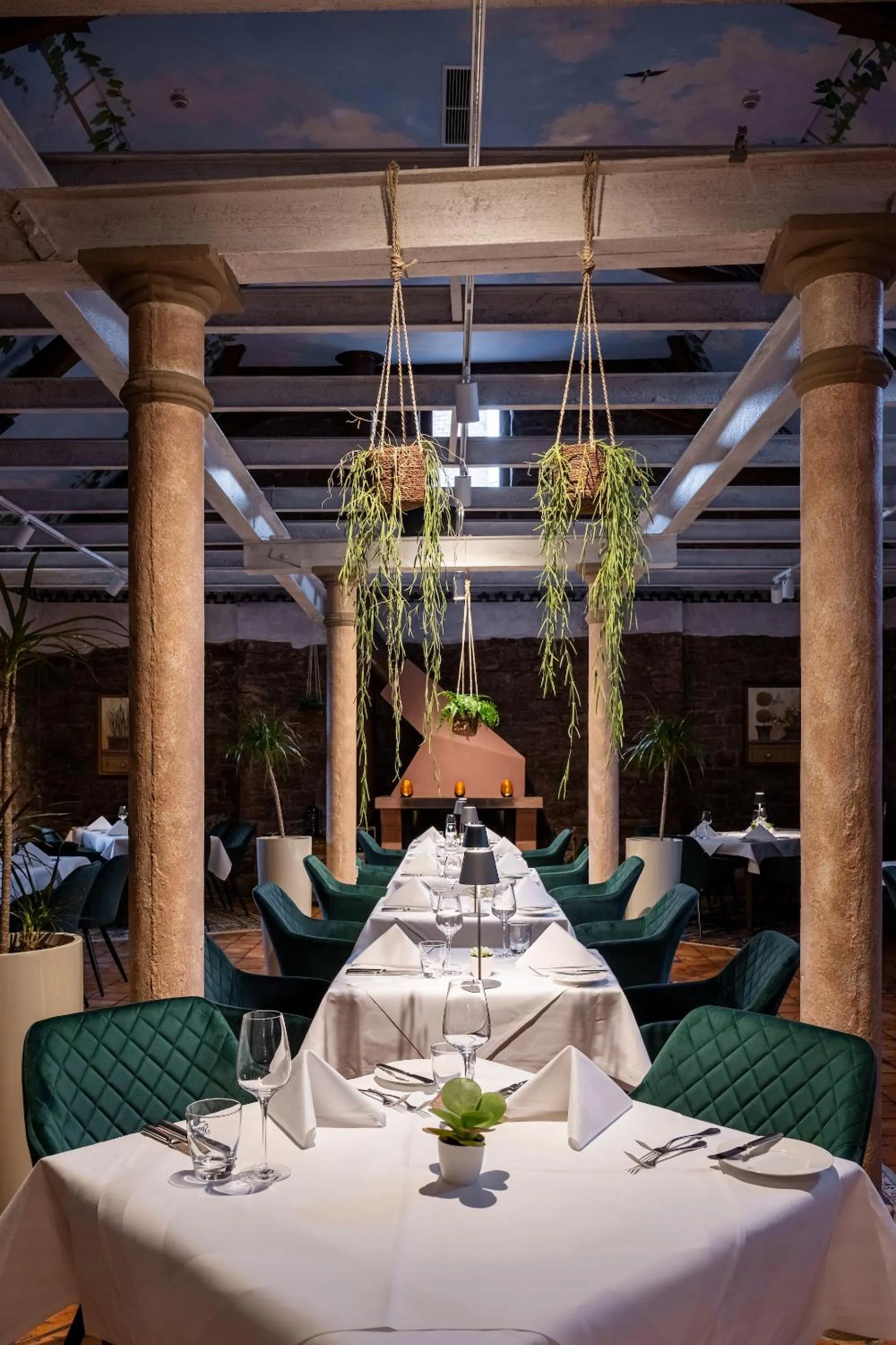 People in Schlosshotel Weyberhöfe