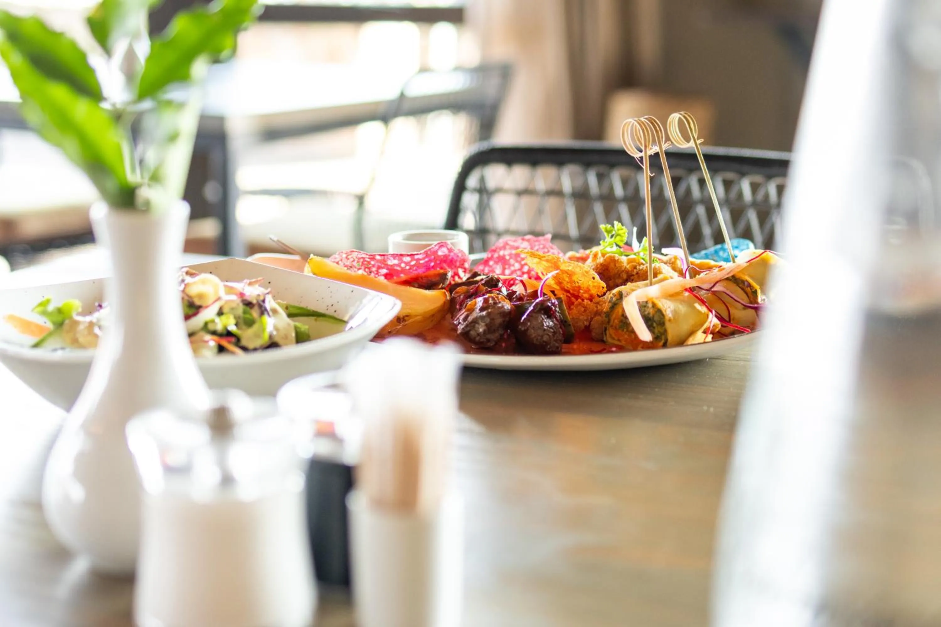 Restaurant/places to eat in Zulu Rock Lodge - Babanango Game Reserve