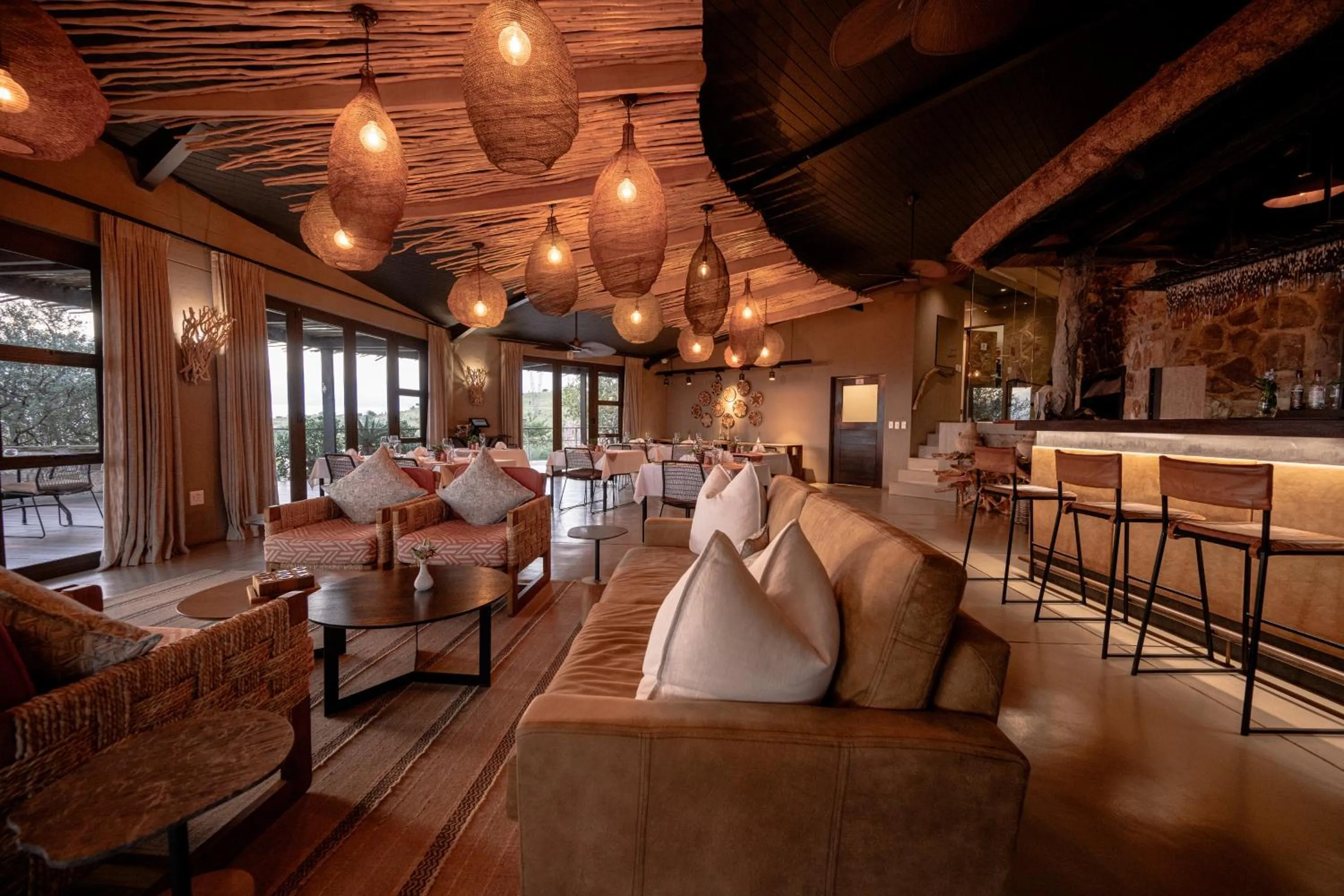Lounge or bar in Zulu Rock Lodge - Babanango Game Reserve