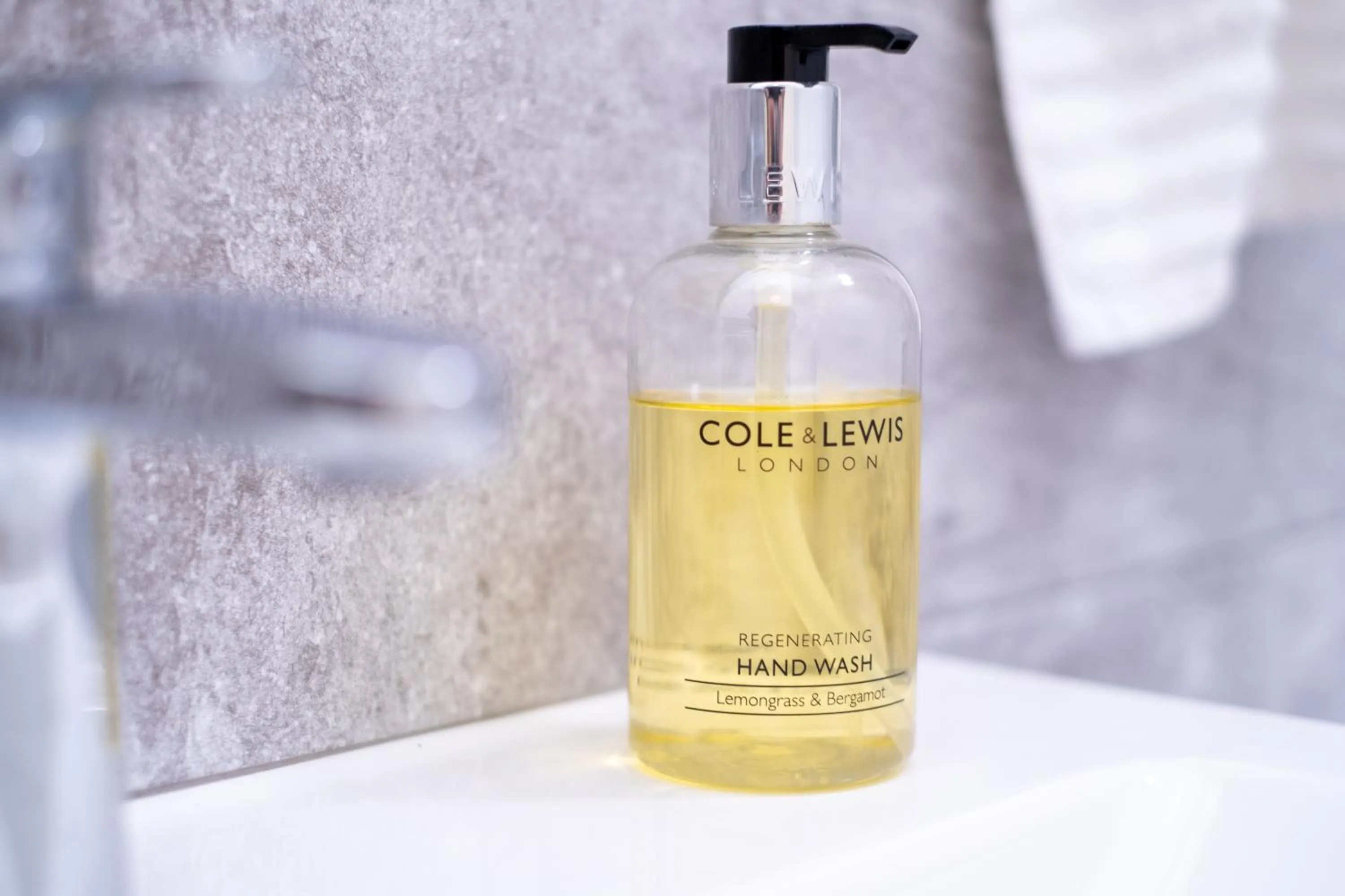 Bathroom in Brunswick in Brighton and Hove by 9S Living