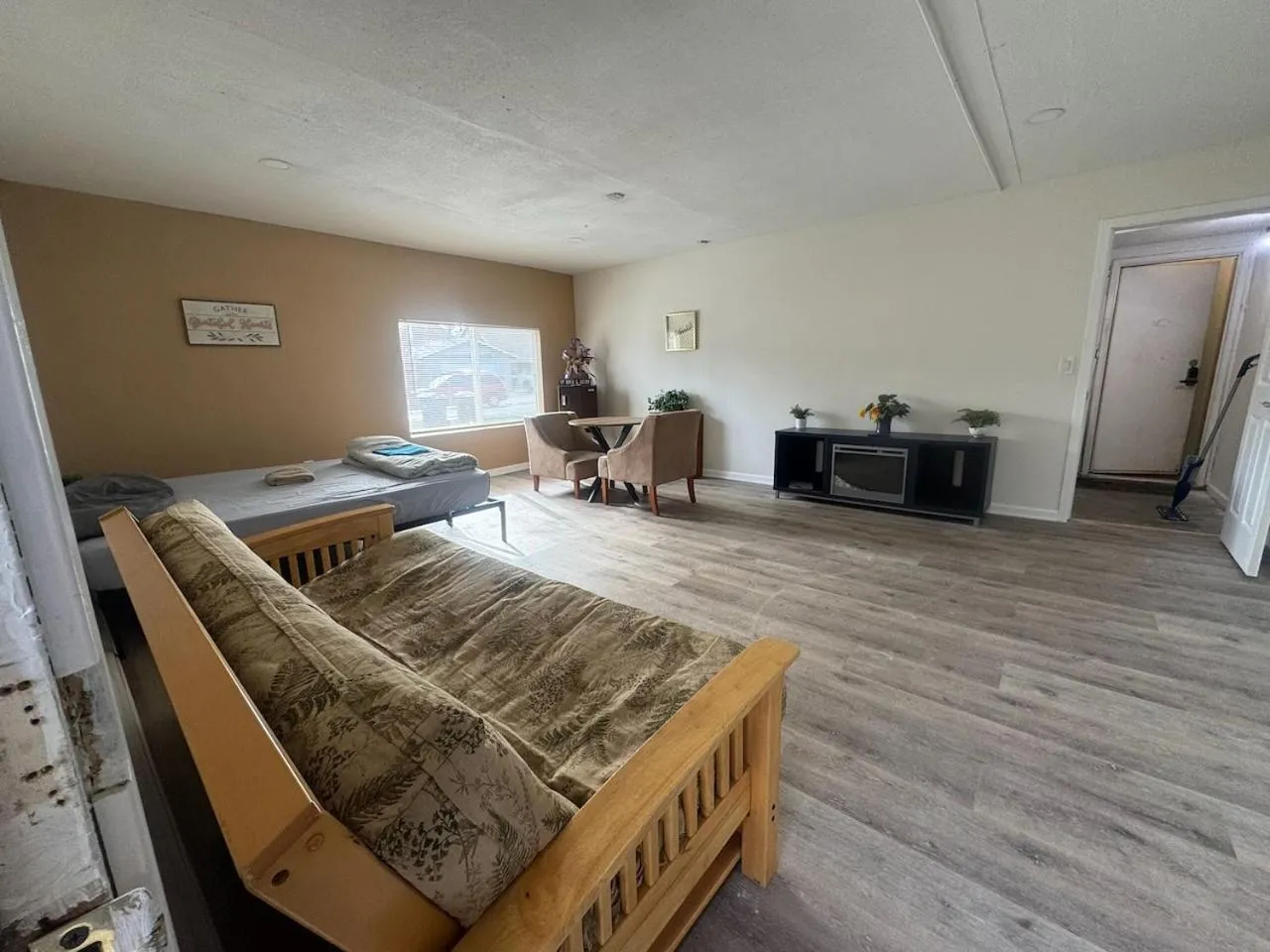 Bed in WHOLE Family - Rosemont