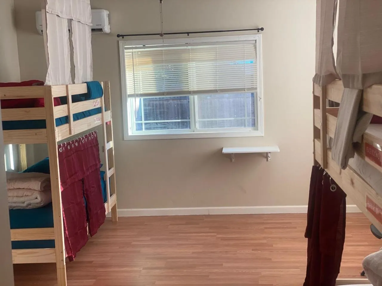 Bed in WHOLE Family - Barrette