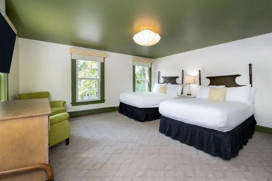 Bedroom, Bed in The Whitlock by The Lenox Collection