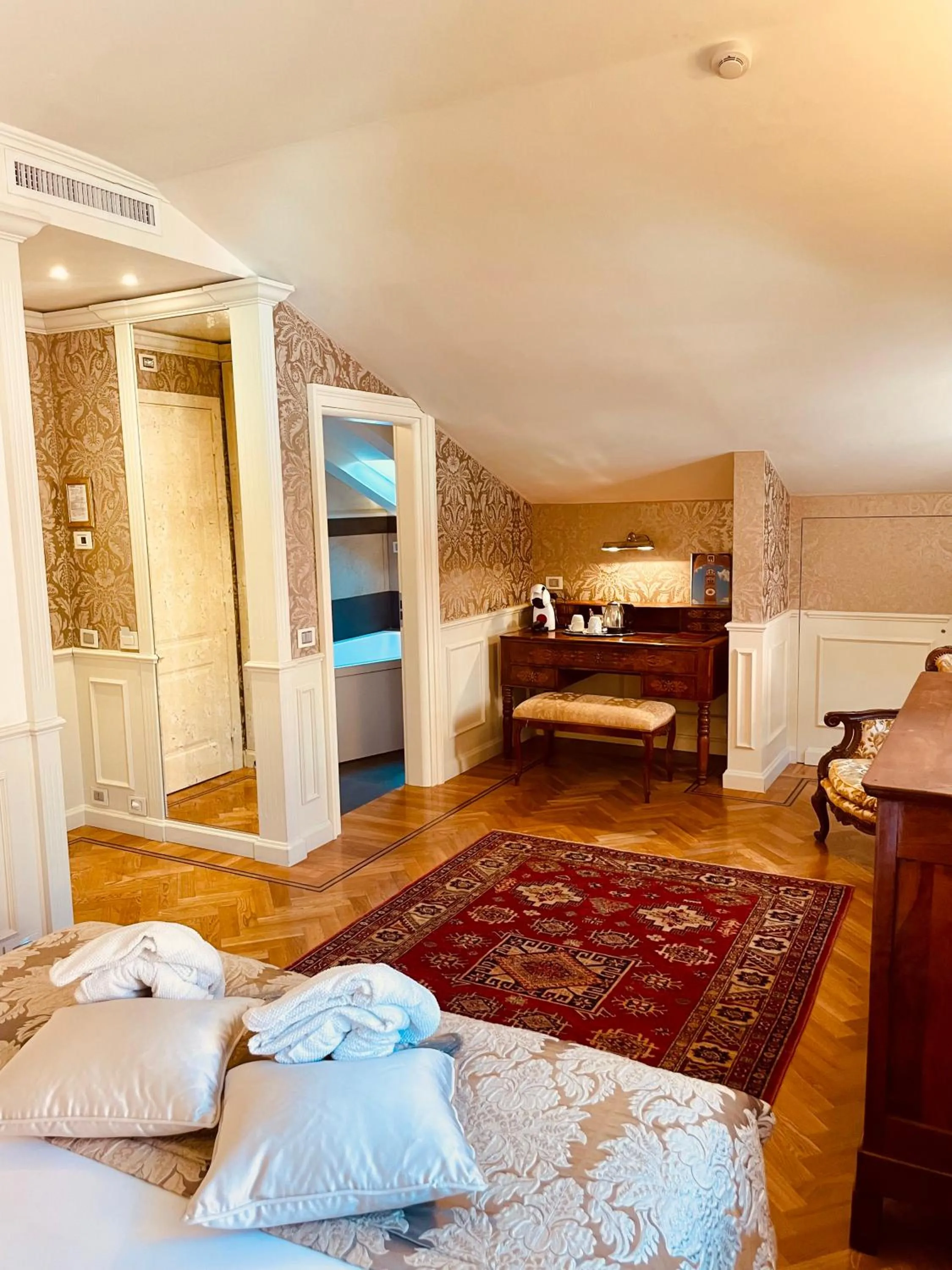 Photo of the whole room, Bed in Relais Colle San Pietro