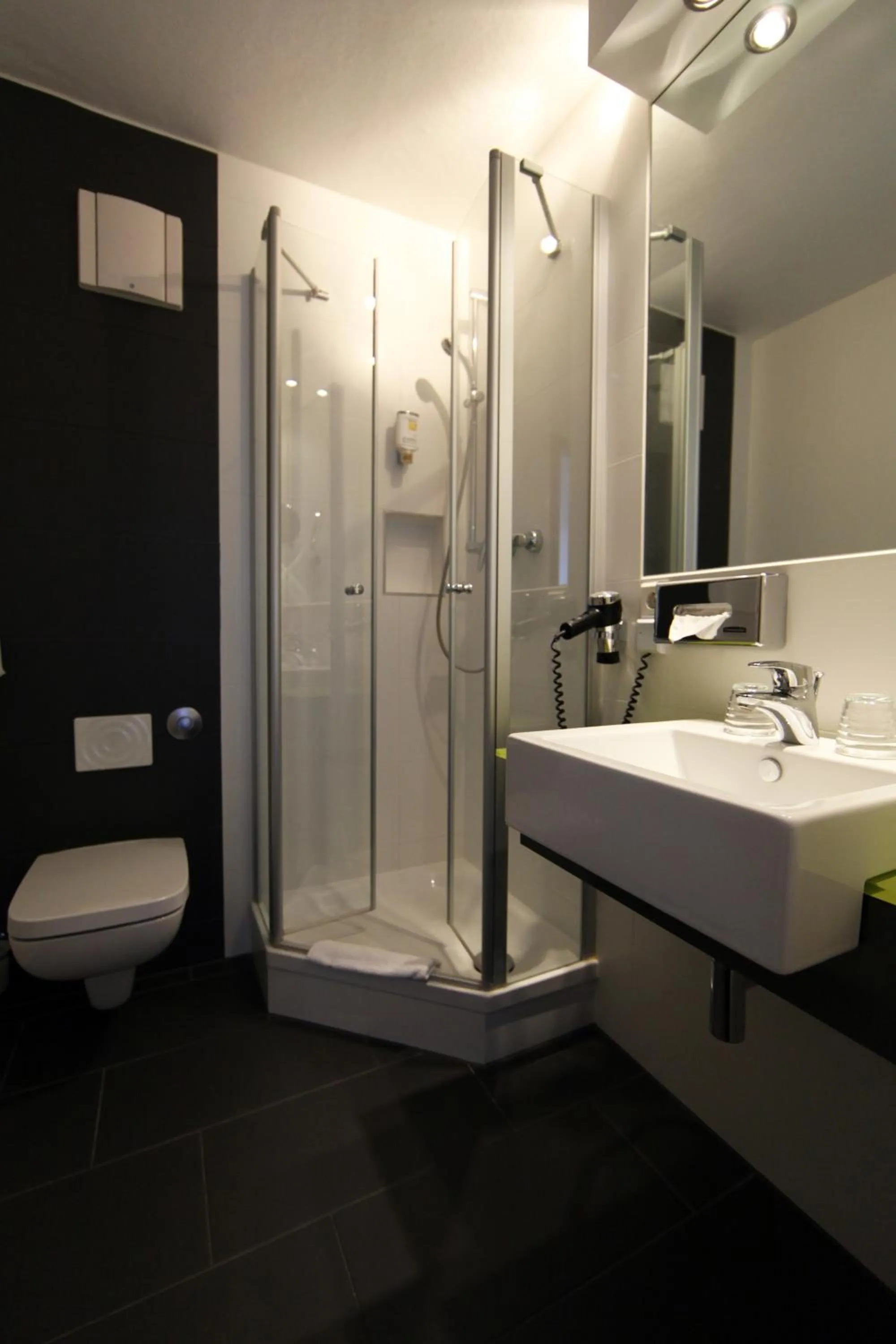 Bathroom in Dietrich-Bonhoeffer-Hotel Berlin Mitte