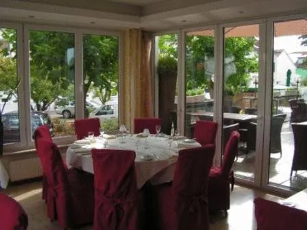 Restaurant/places to eat in Hotel Klein Frankfurt