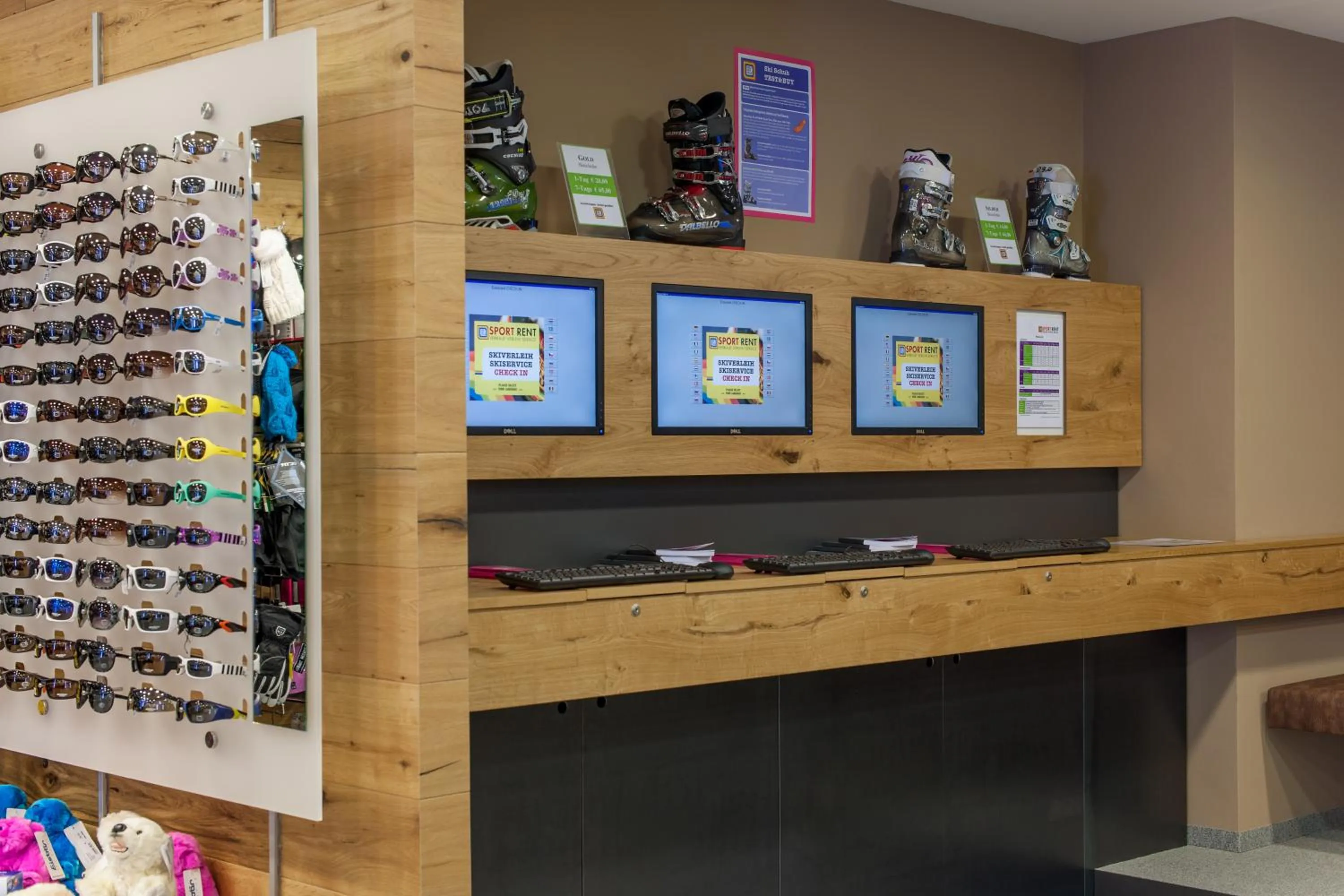 Lobby or reception in Superior Hotel Edelweiss