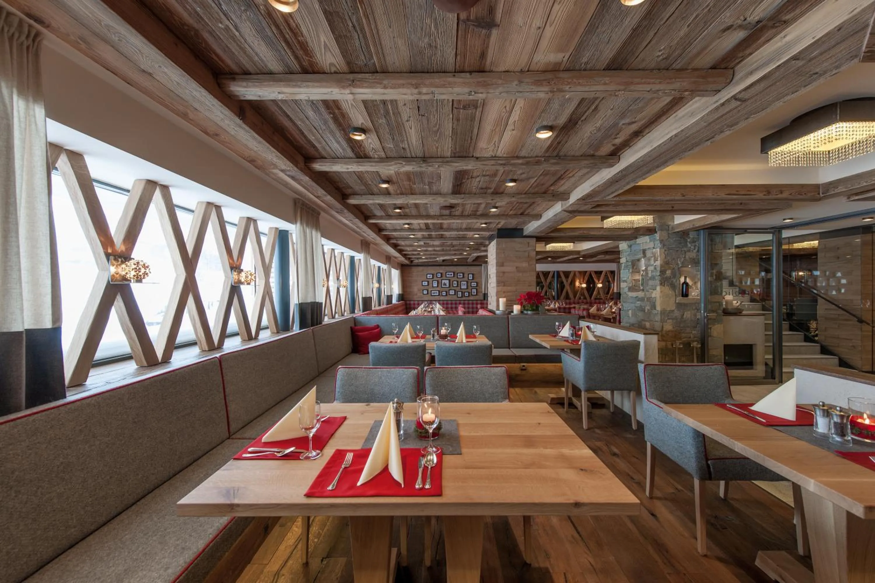 Restaurant/places to eat in Superior Hotel Edelweiss