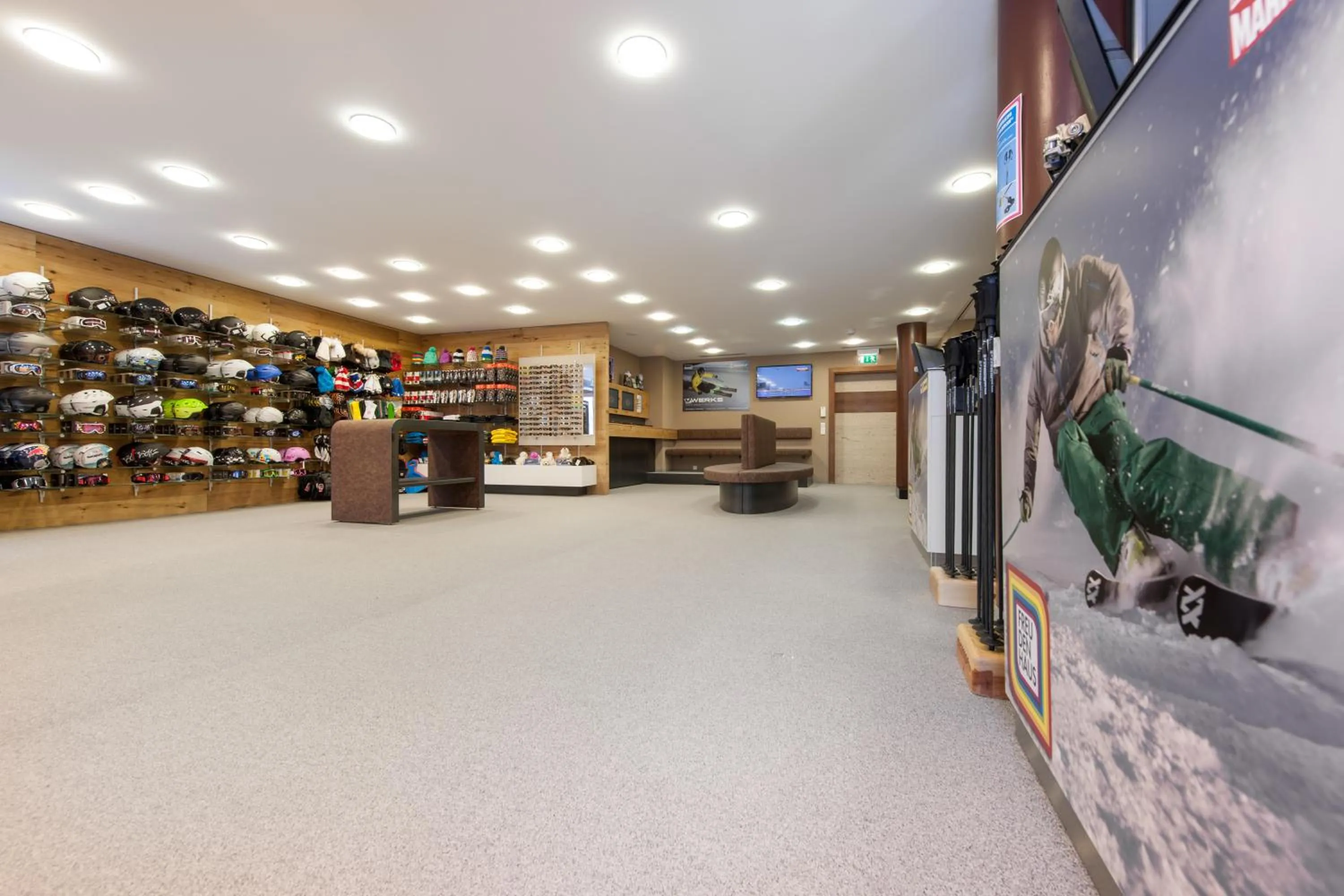 Lounge or bar in Superior Hotel Edelweiss