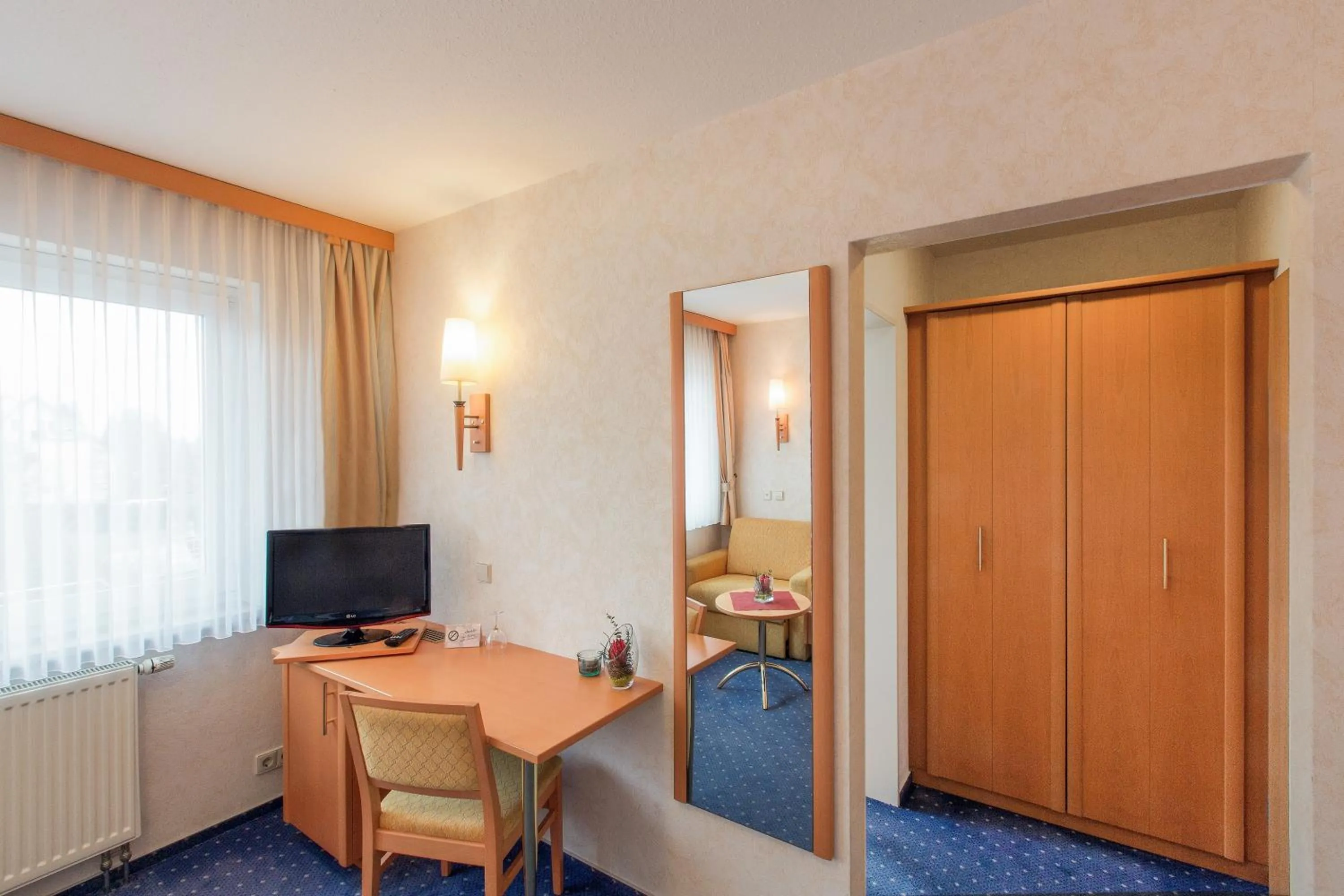 TV and multimedia, Bed in Hotel Hellers Twenty Four II -24h-Check-In-