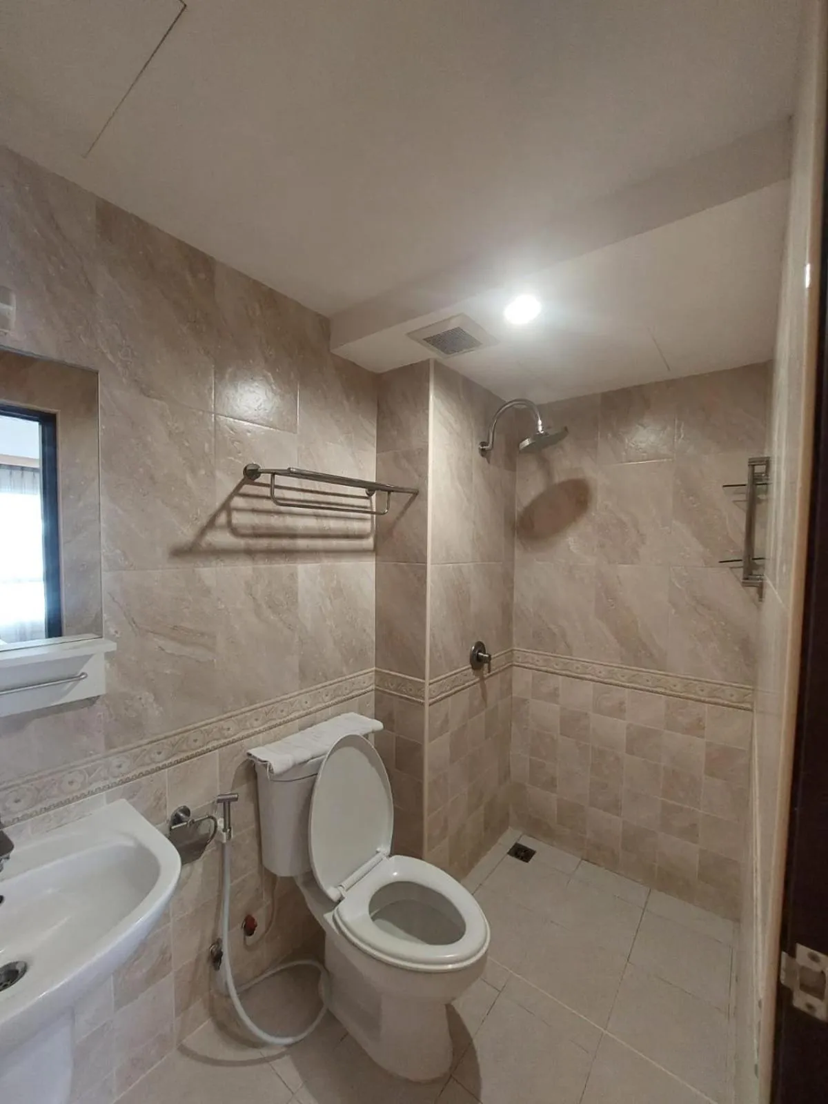 V Check inn Sukhumvit 22