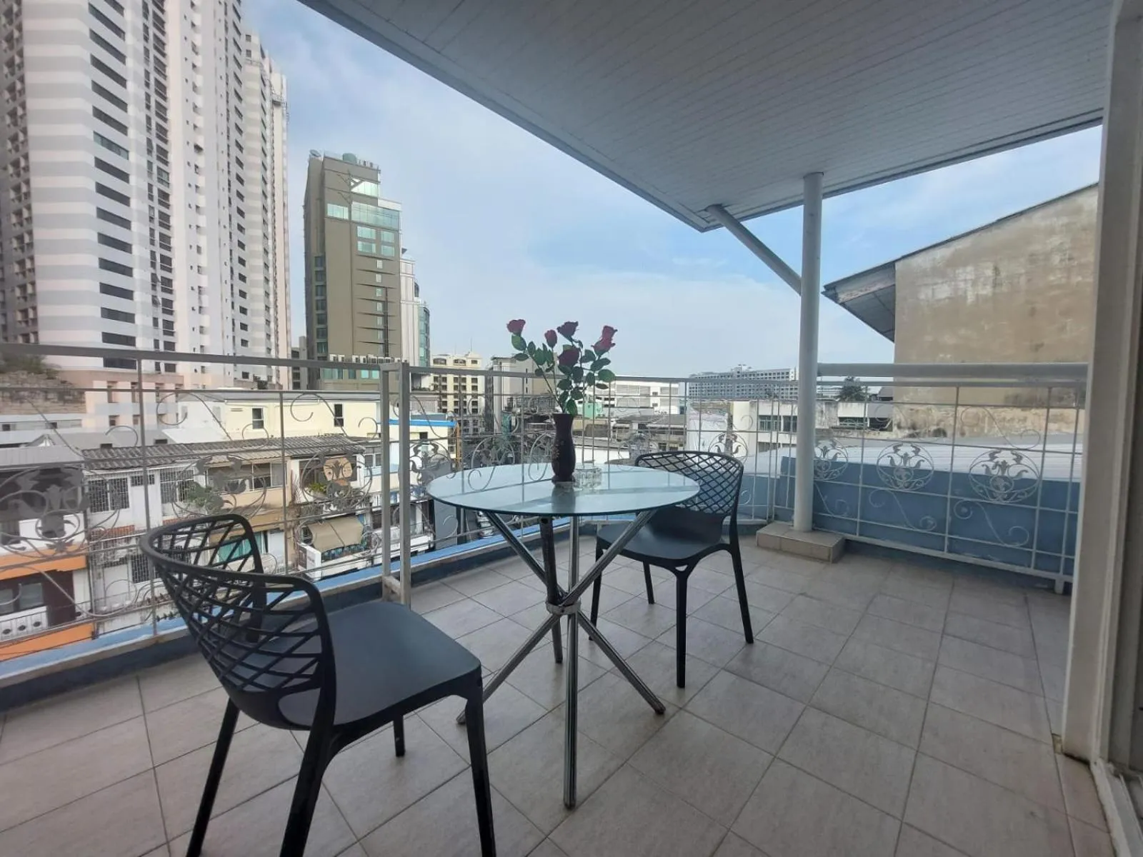 V Check inn Sukhumvit 22