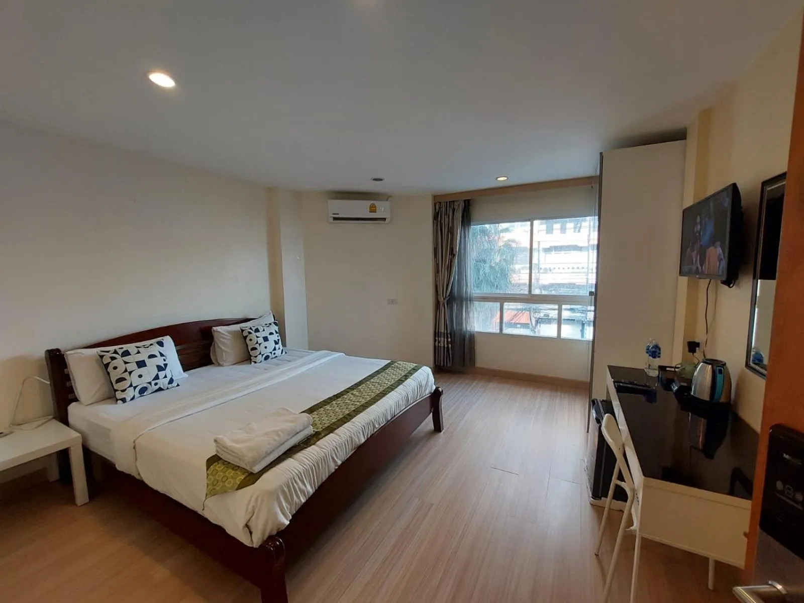 Bed in V Check inn Sukhumvit 22
