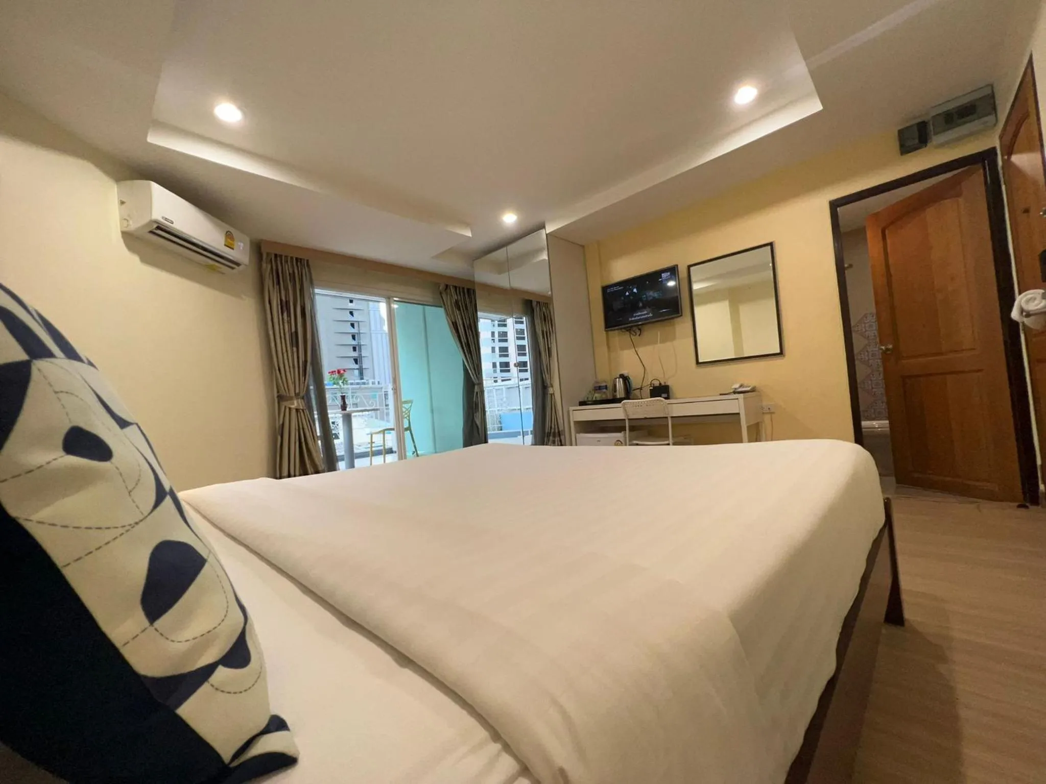 Bed in V Check inn Sukhumvit 22