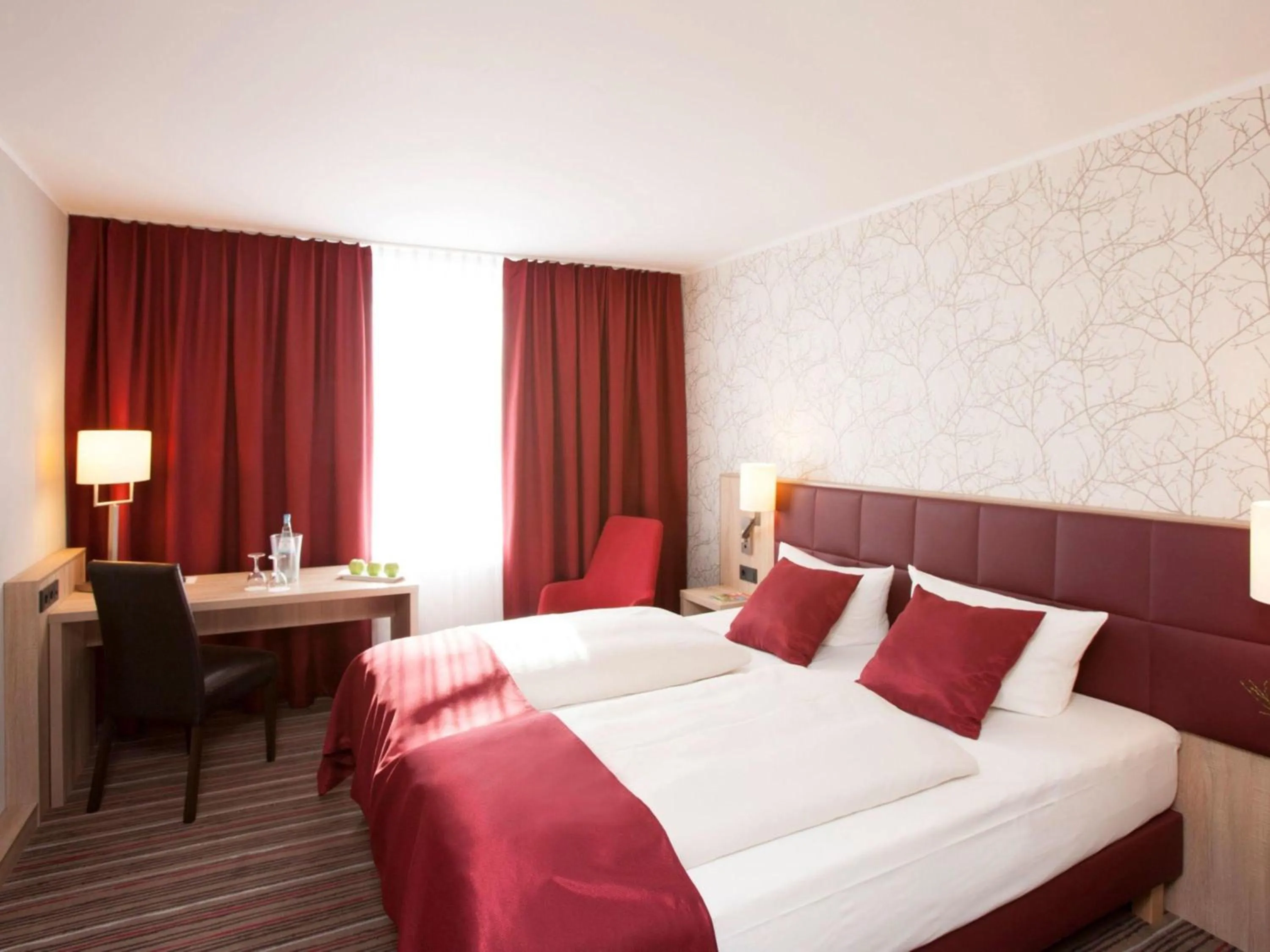 Bedroom, Bed in Fora Hotel Hannover by Mercure