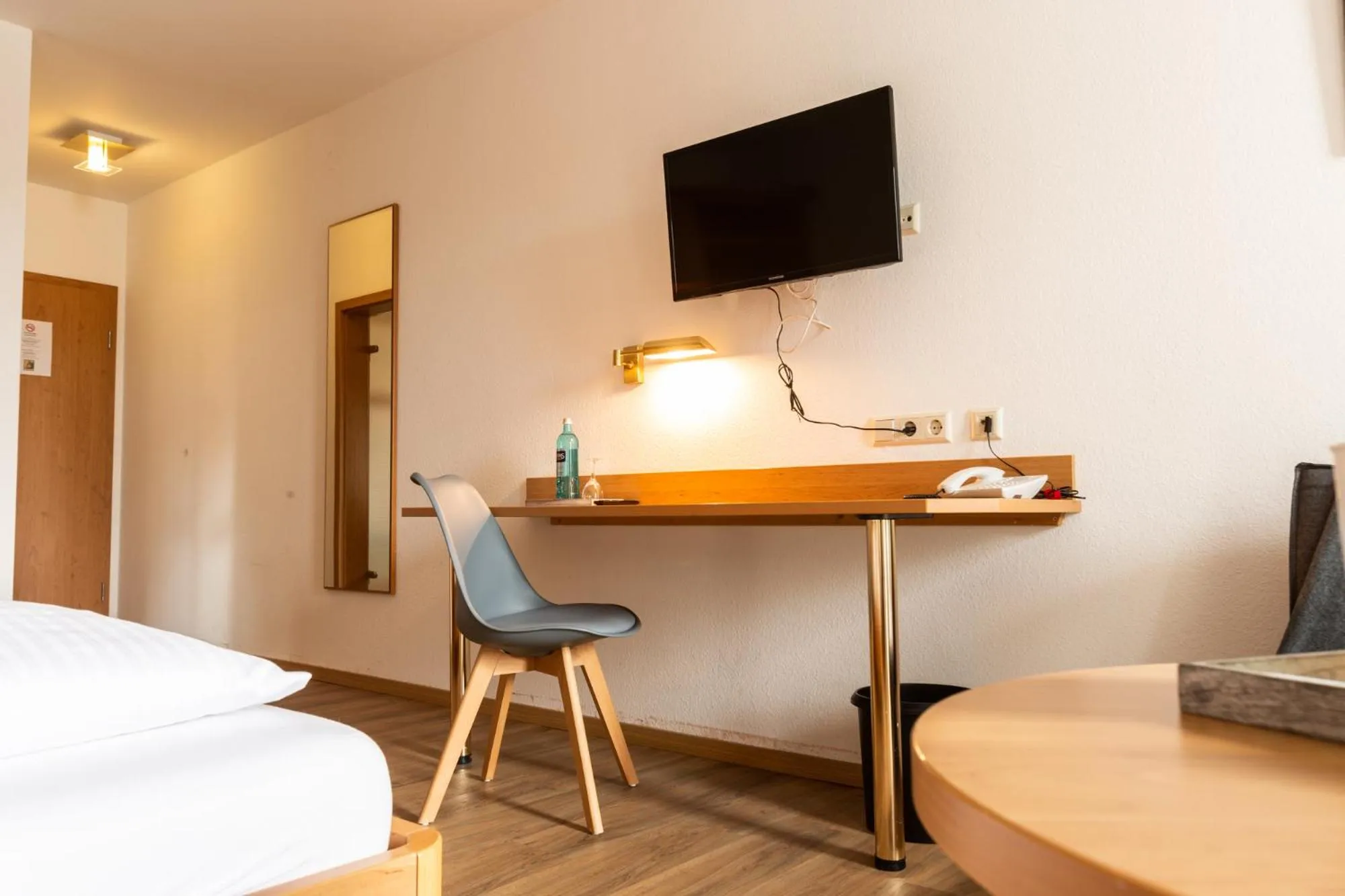 Photo of the whole room, Bed in Hotel & Restaurant Zum Ochsen -Ox Distillery