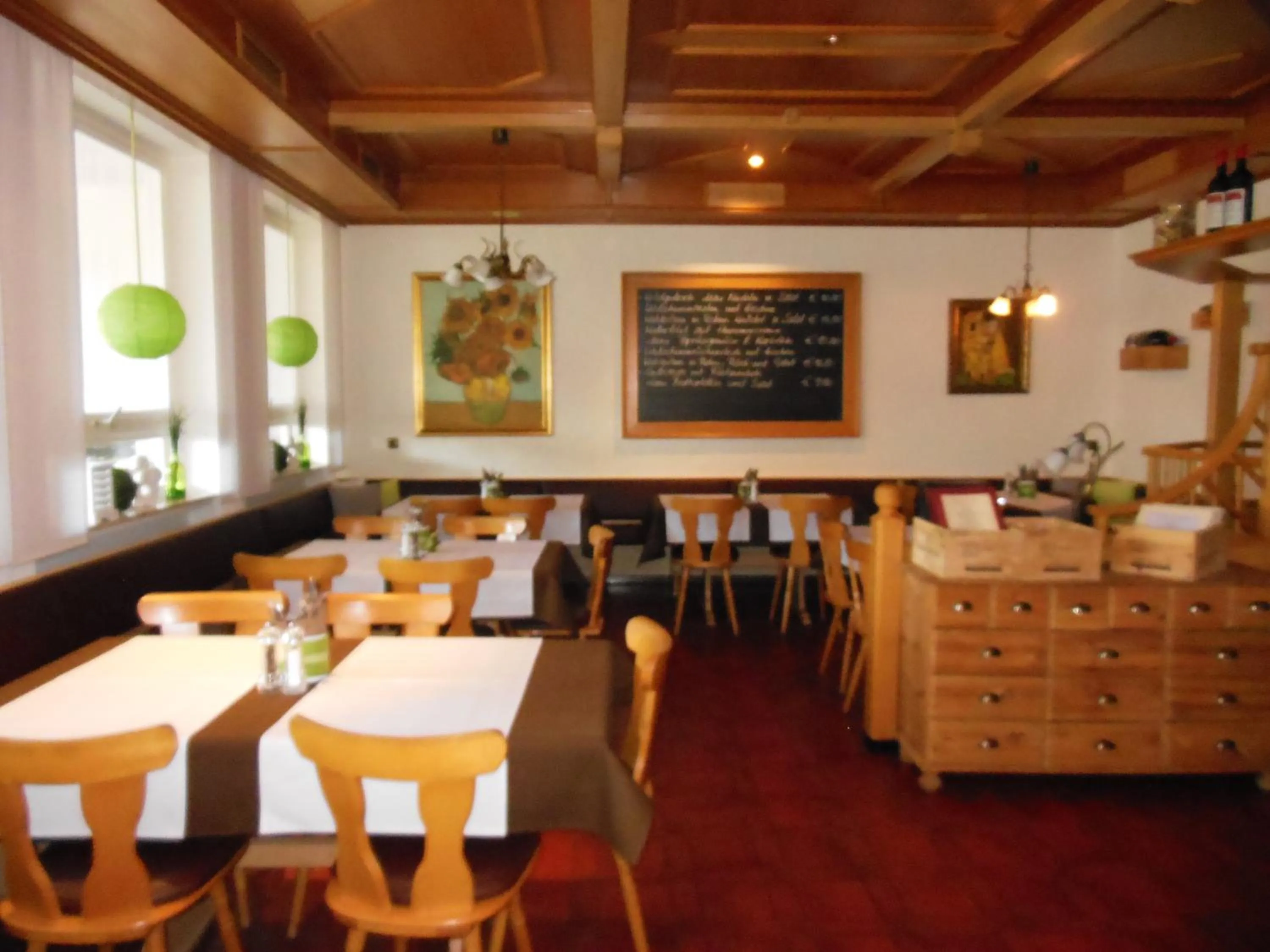 Restaurant/places to eat in Hotel & Restaurant Zum Ochsen -Ox Distillery