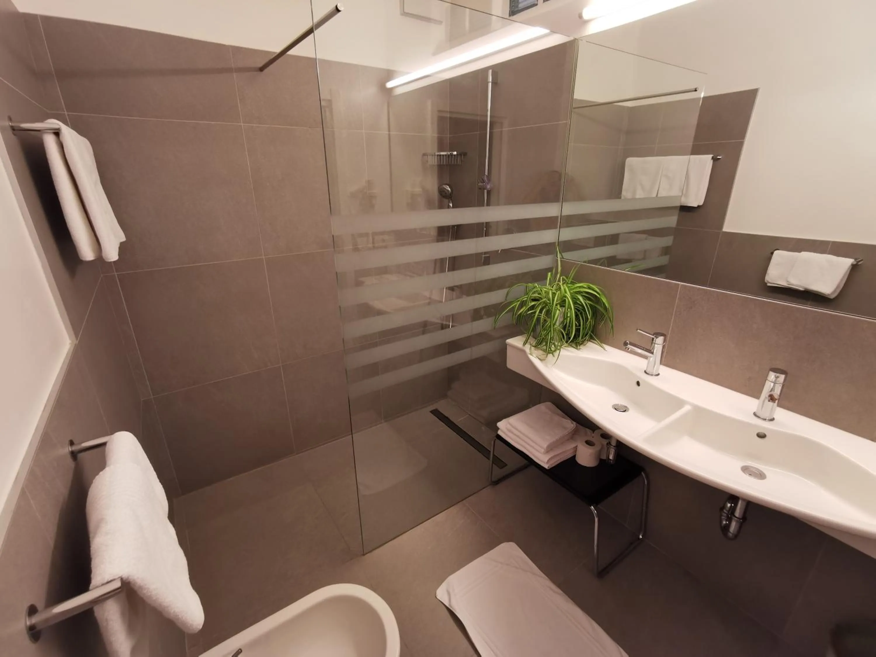 Bathroom in Hotel Adria