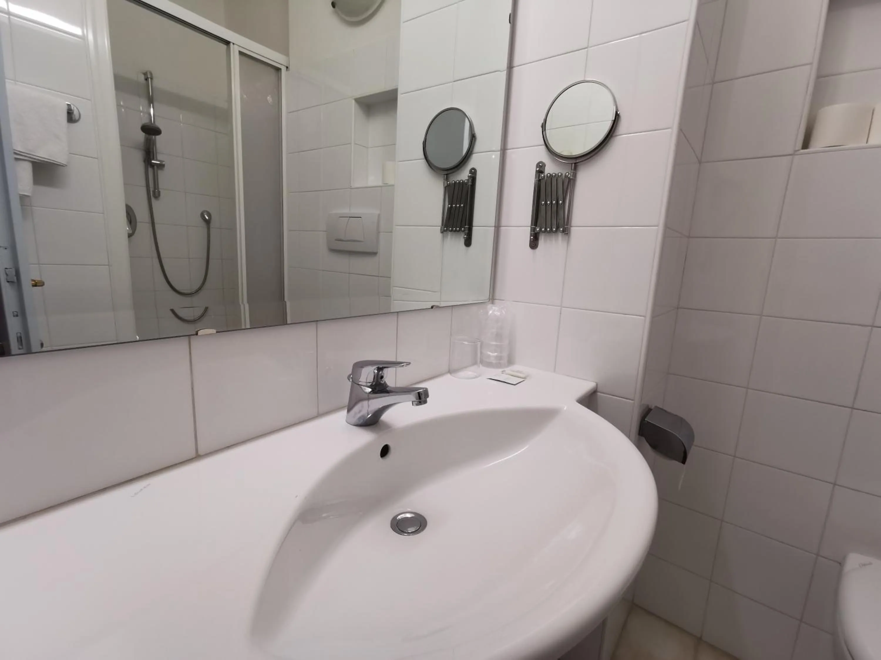 Bathroom in Hotel Adria