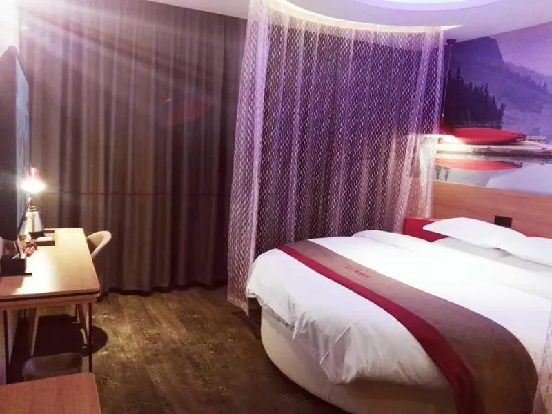 Bed in Thank Inn Plus Hotel Shanxi Changzhi District Changzhi College