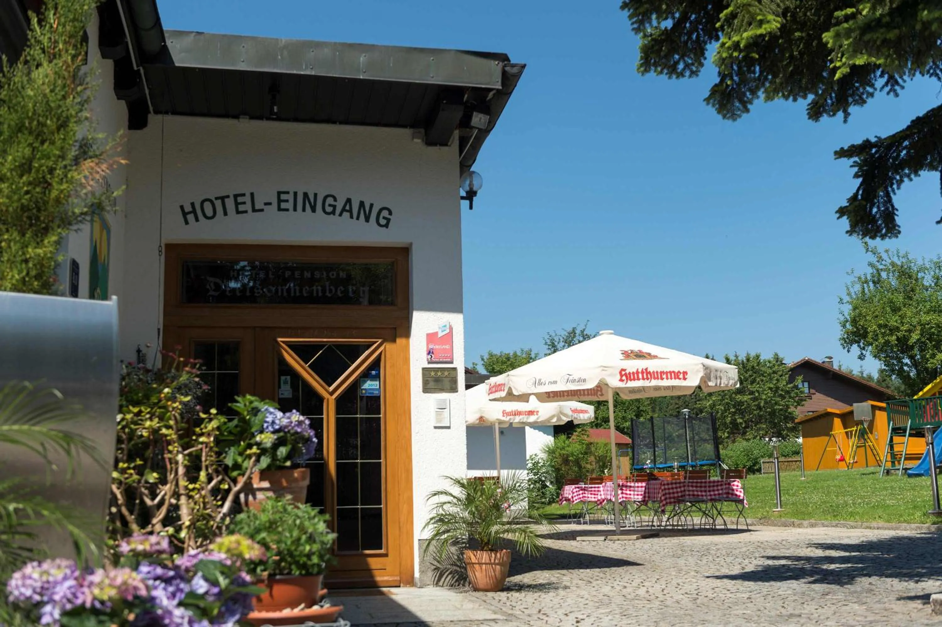 Facade/entrance in Hotel Dreisonnenberg