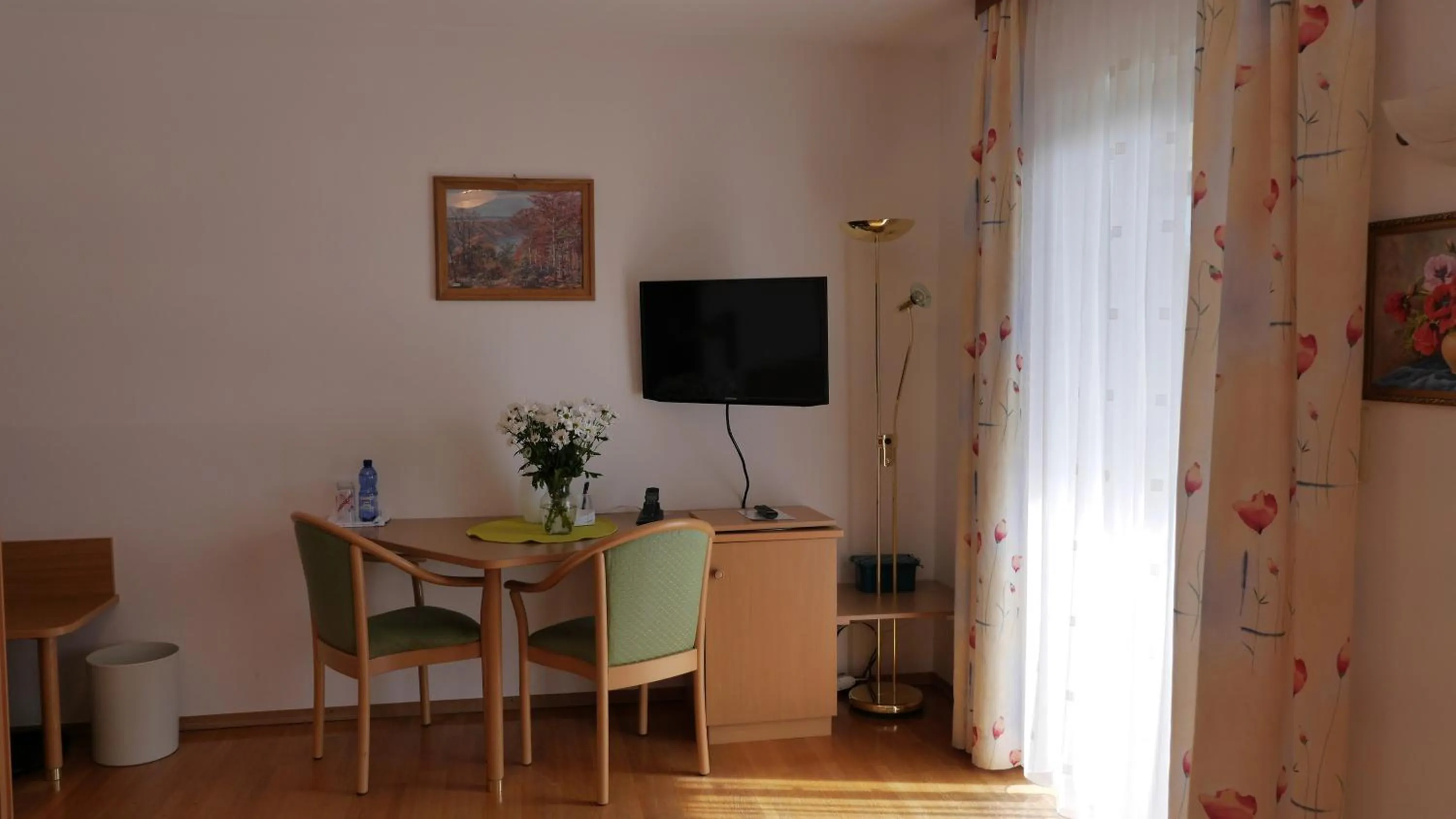 Photo of the whole room in Hotel Dreisonnenberg