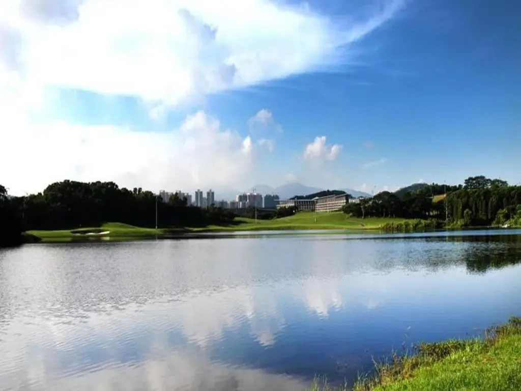 Shenzhen Universide-Senter＆BaoHe Road Kyriad Marvelous Hotel