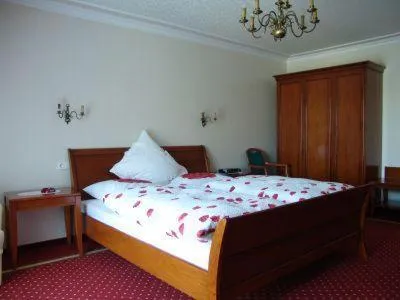 Photo of the whole room, Bed in Hotel zum Rehberg