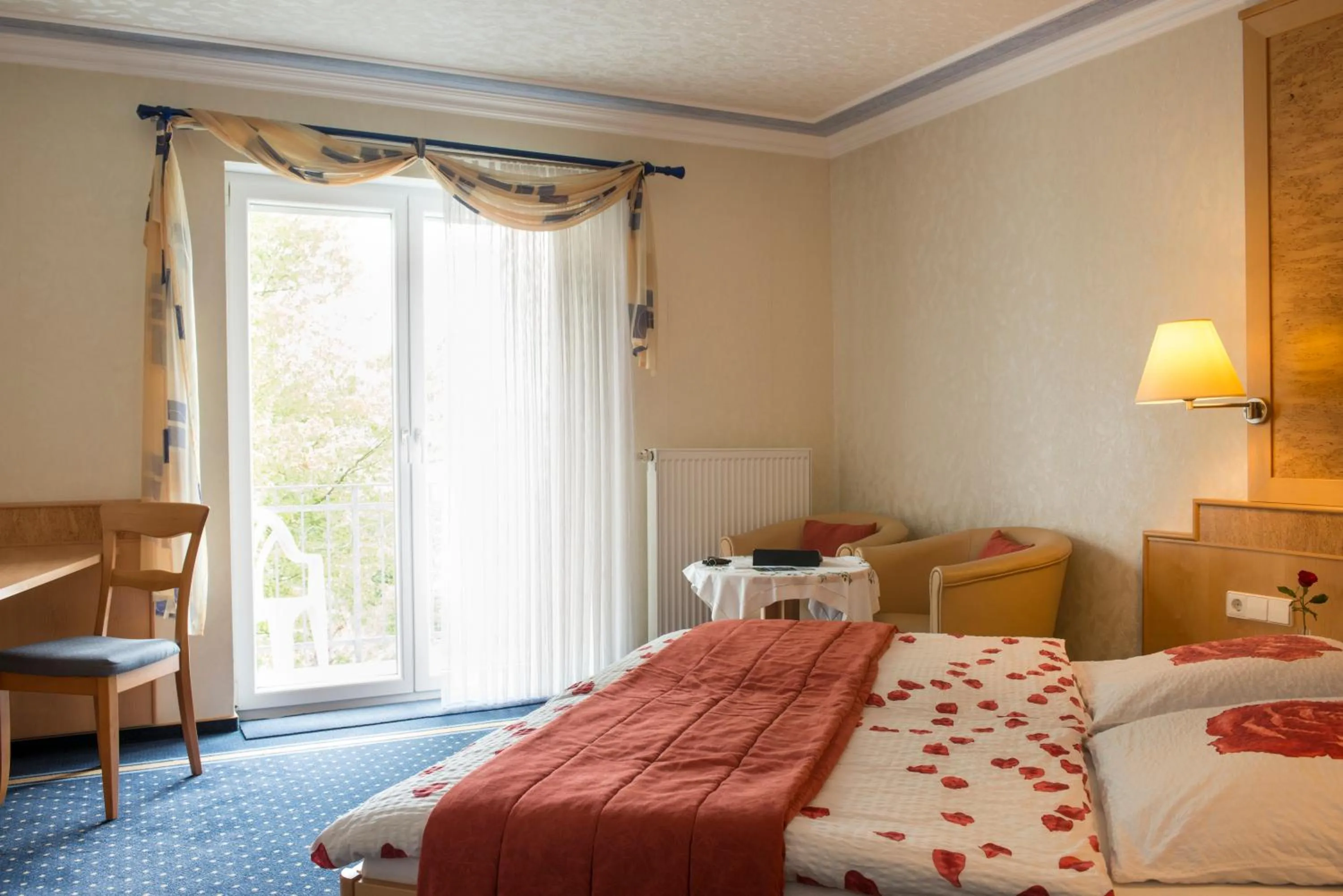 Photo of the whole room, Bed in Hotel zum Rehberg