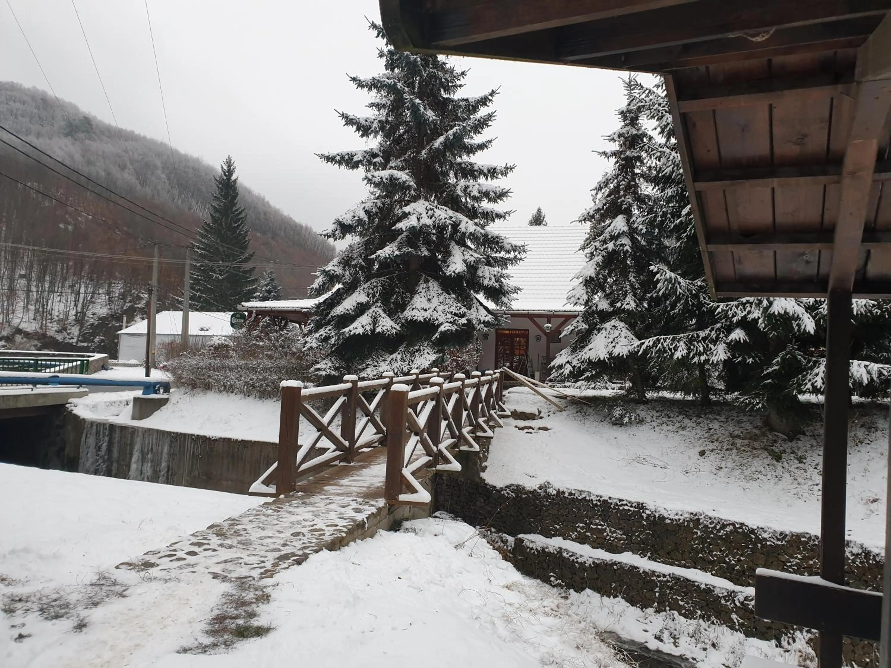 Property building in Fakanalas Fogadó