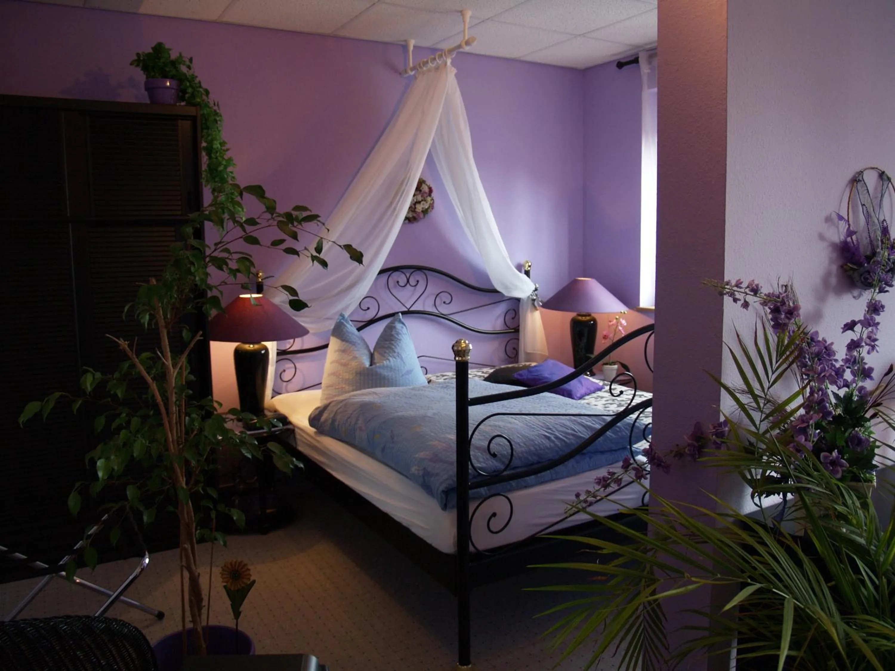 Photo of the whole room, Bed in Hermanns Hotel Zum Goldenen Stern