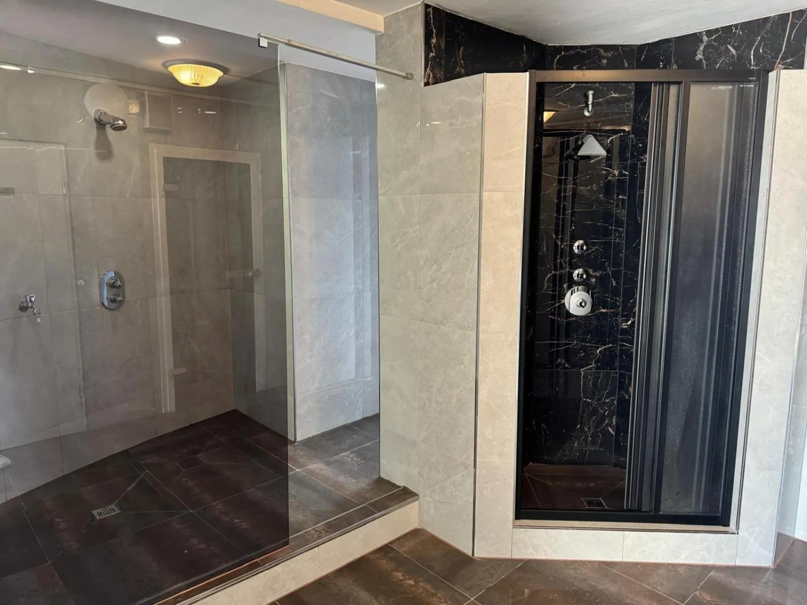 Swimming pool in Concorde Hotel Siegen