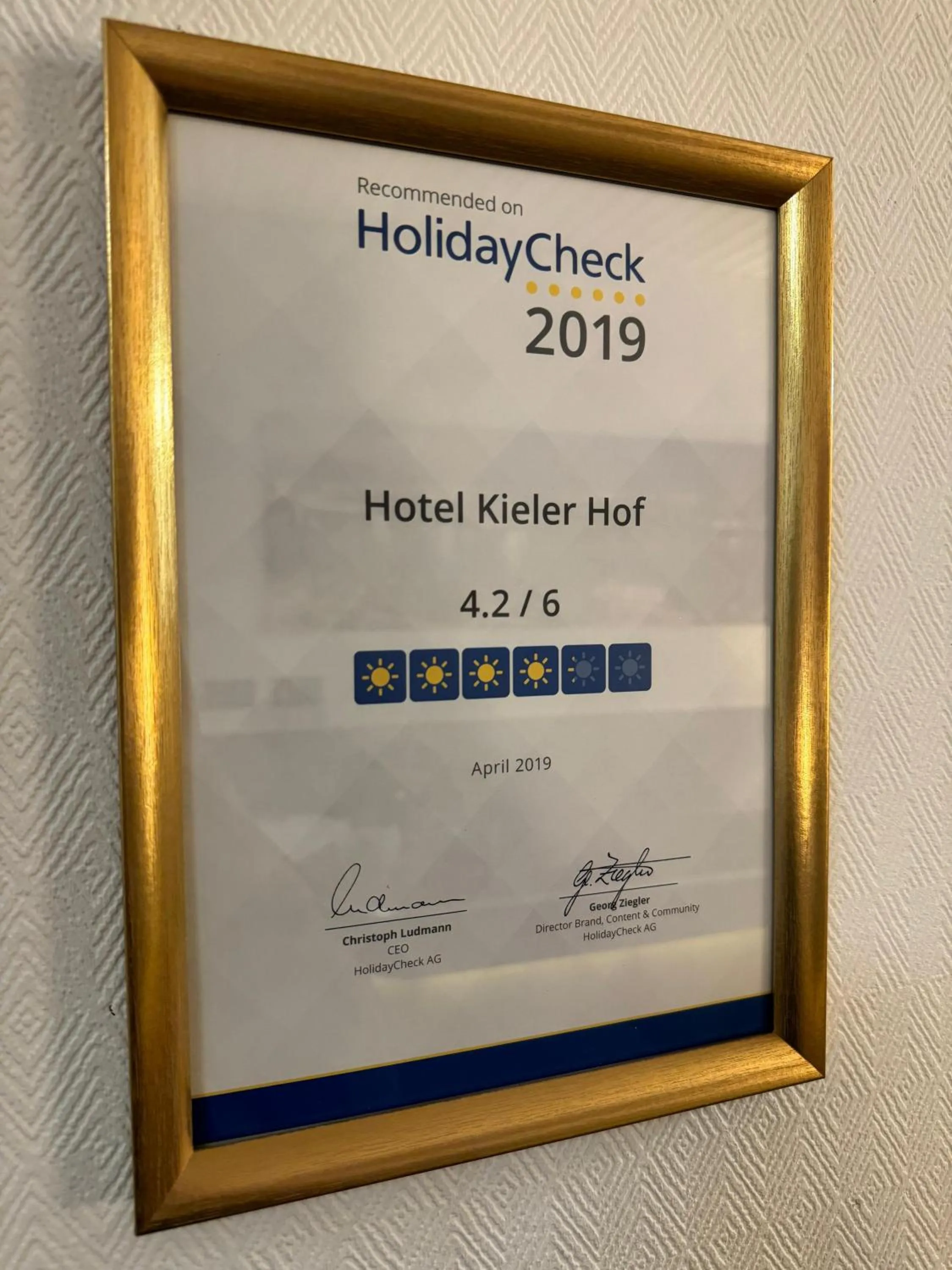 Logo/Certificate/Sign in Hotel Kieler Hof - Hamburg Central Station