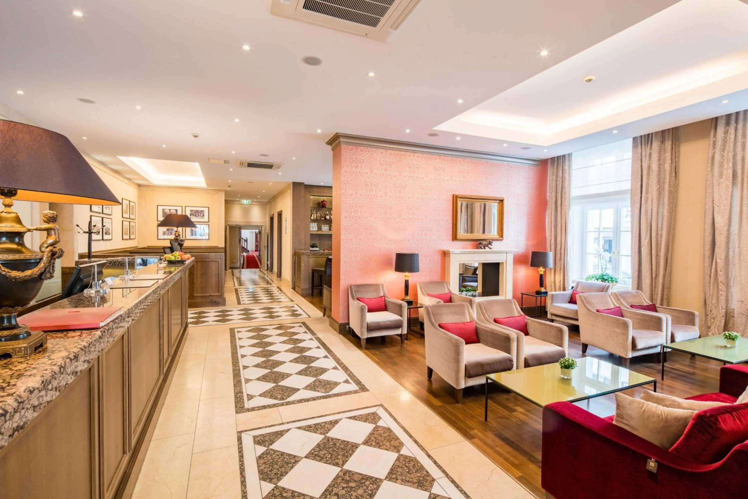 Lobby or reception in Best Western Plus Hotel StadtPalais