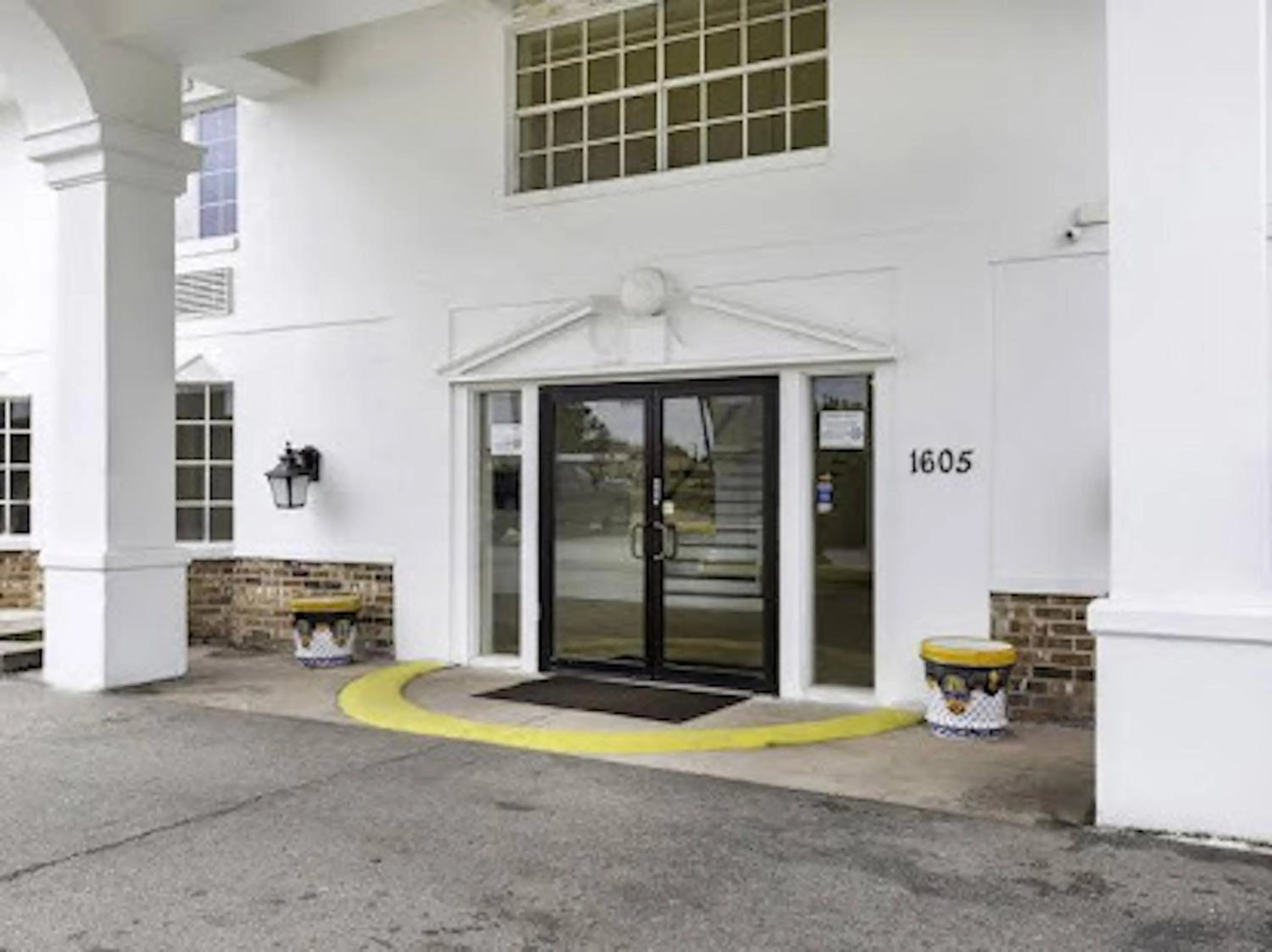 Facade/entrance in Travelodge by Wyndham LaFayette