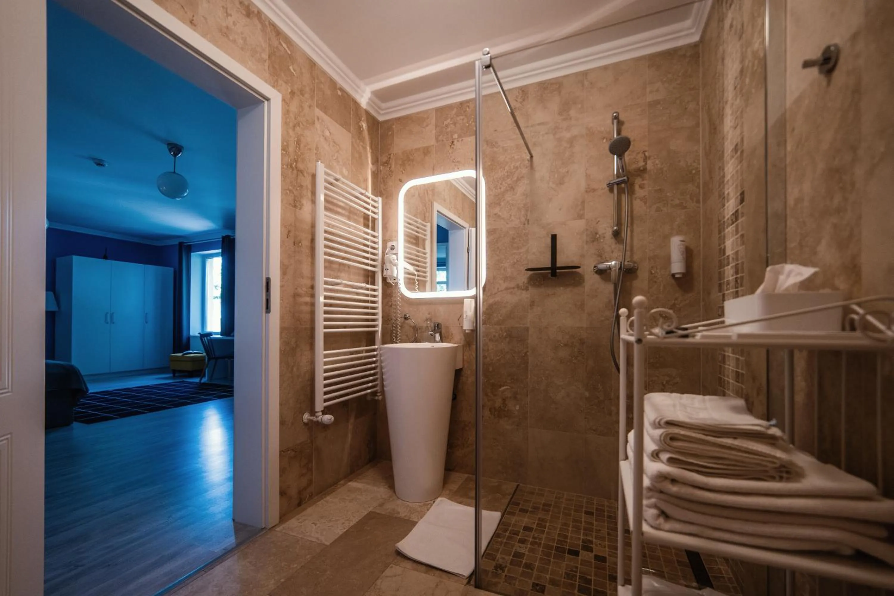 Bathroom in compleX living aparthotel