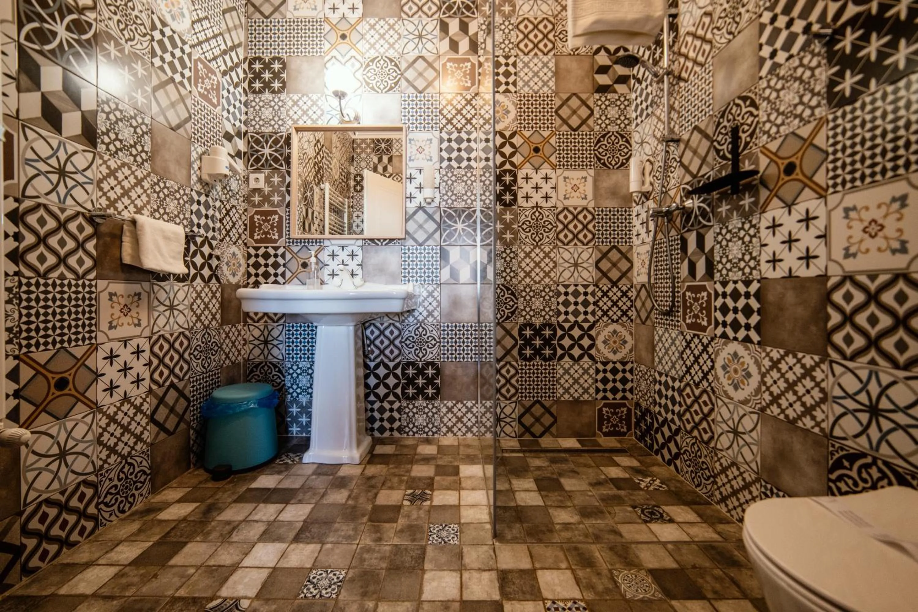 Bathroom in compleX living aparthotel