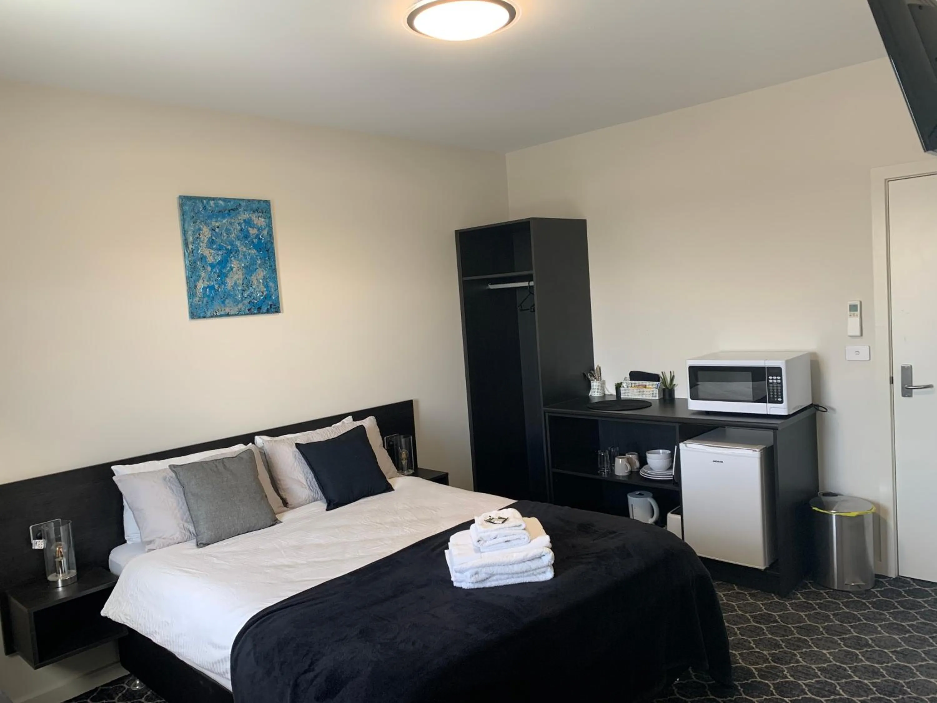 Bed in Queens Arms Hotel