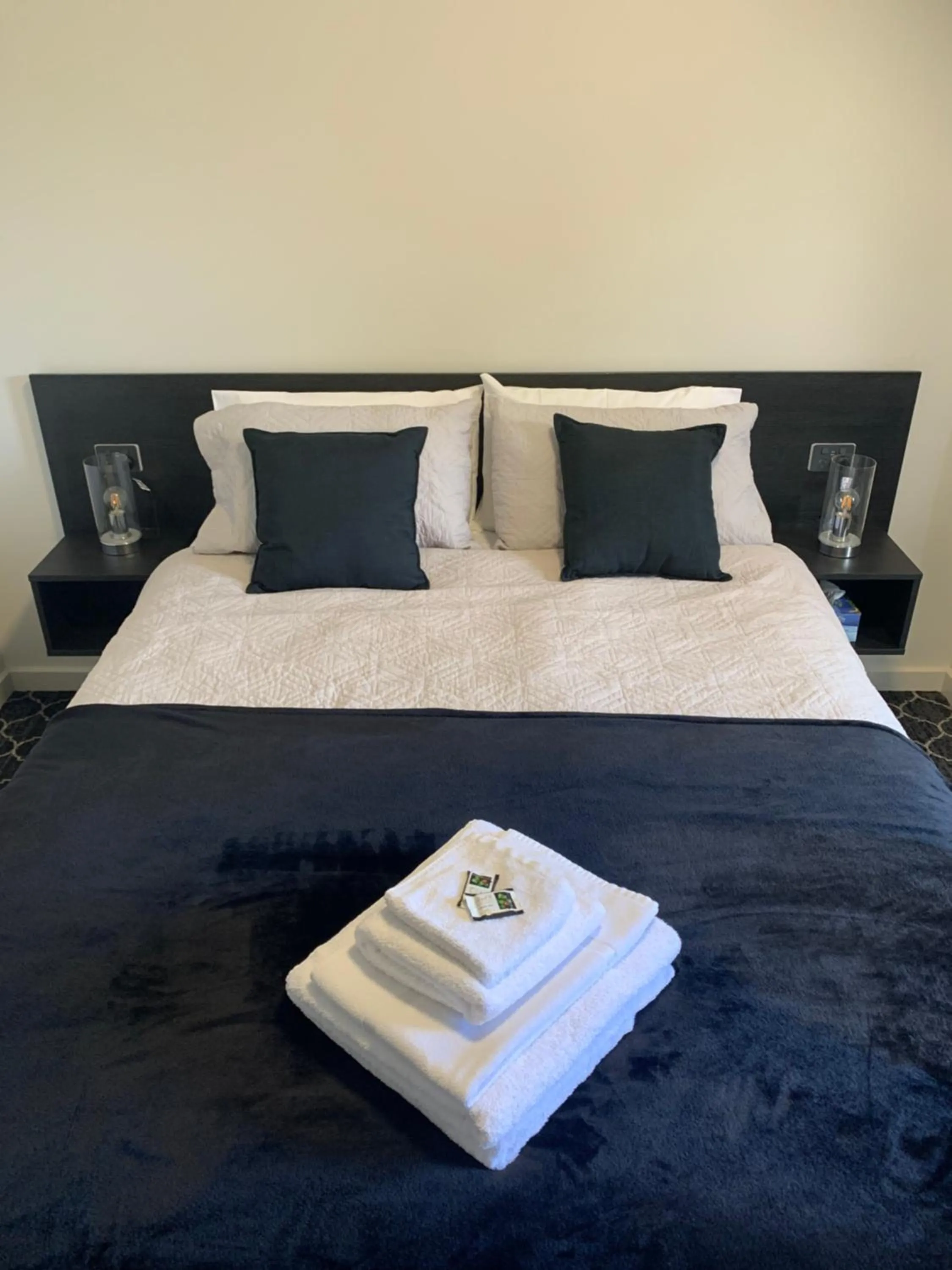 Bed in Queens Arms Hotel